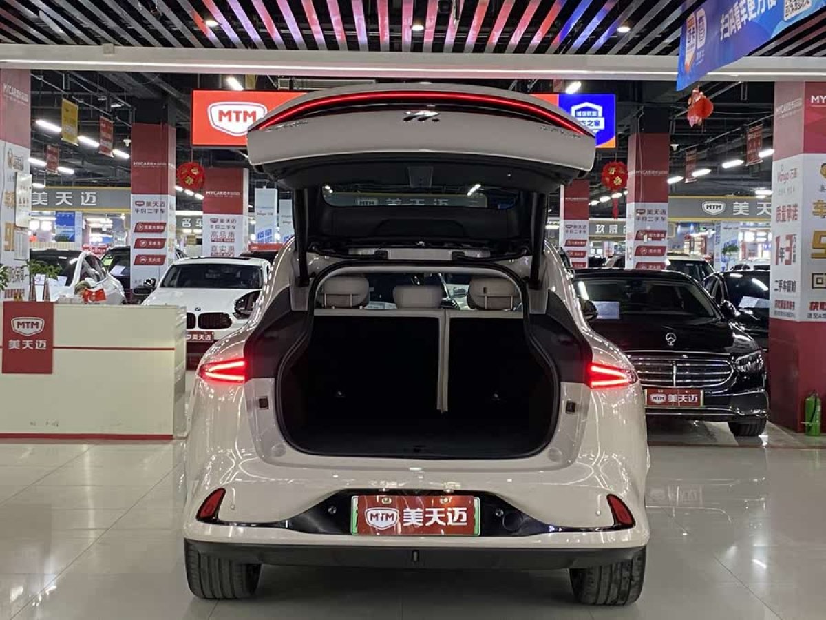 智己 智己LS6  2023款 Max 標(biāo)準(zhǔn)版圖片