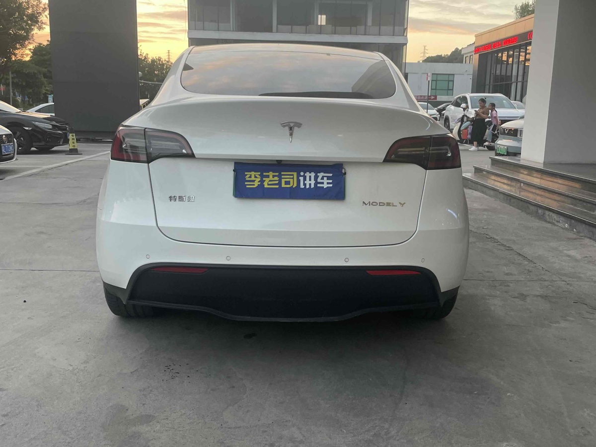 特斯拉 Model Y  2023款 長(zhǎng)續(xù)航煥新版 雙電機(jī)全輪驅(qū)動(dòng)圖片