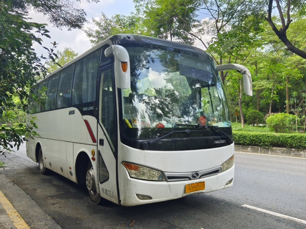 33座非營運(yùn)金龍6802氣囊車圖片