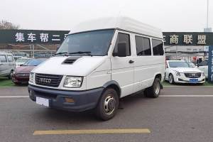 得意 依維柯 2.5T A35客車中頂5-7座47Z5