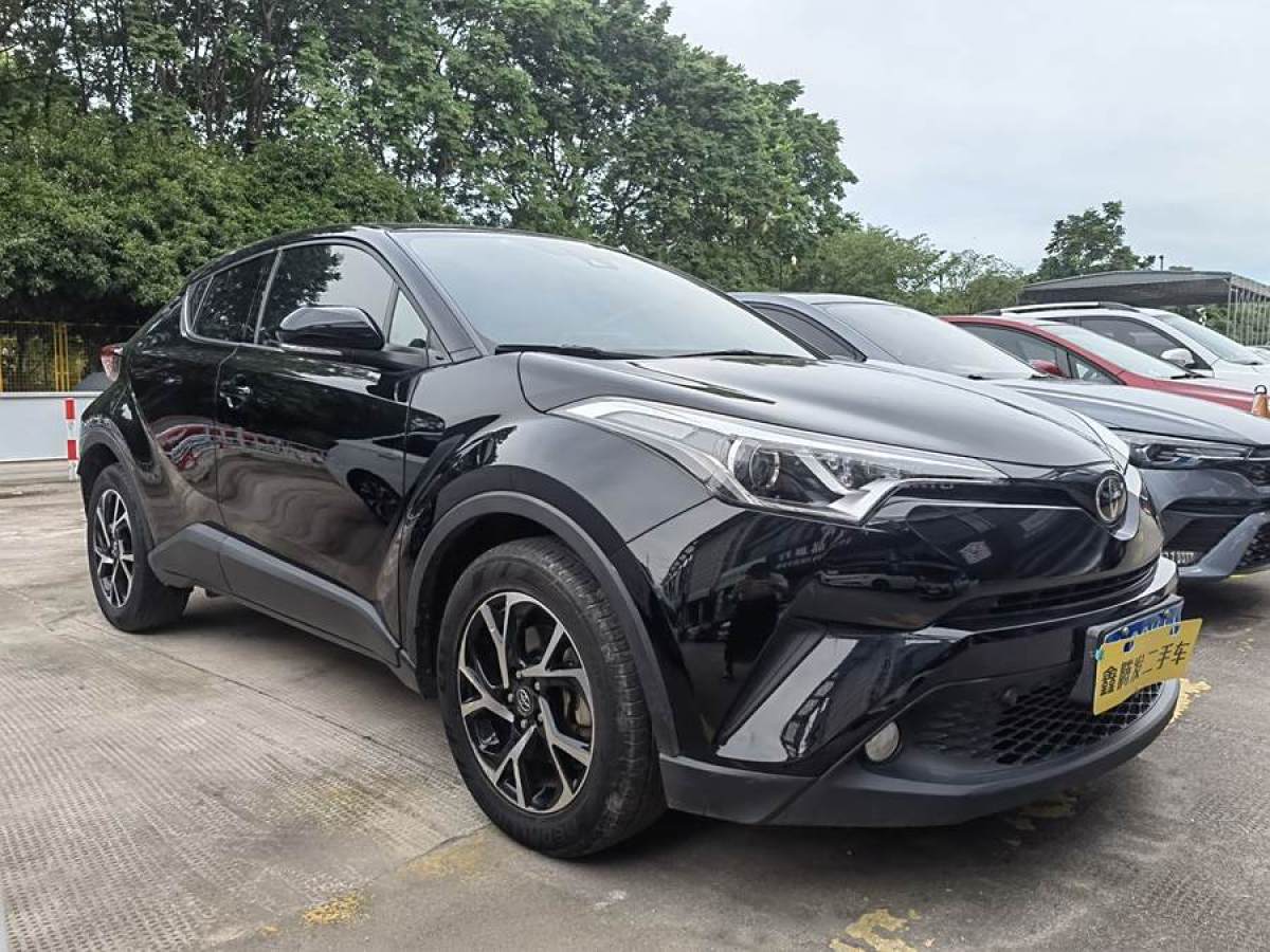 豐田 C-HR  2020款 2.0L 領(lǐng)先版圖片