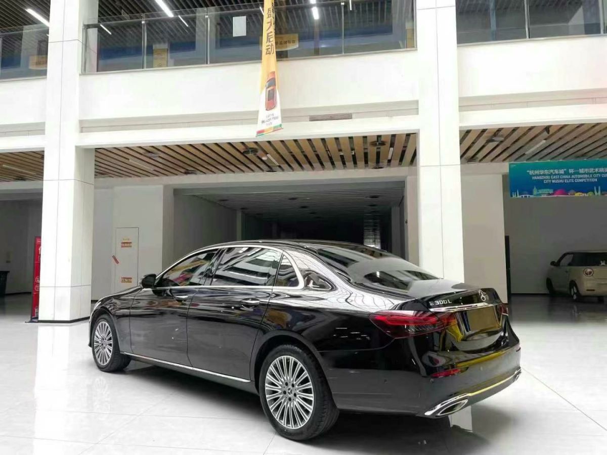奔馳 奔馳E級  2023款 E 300 L 豪華型圖片