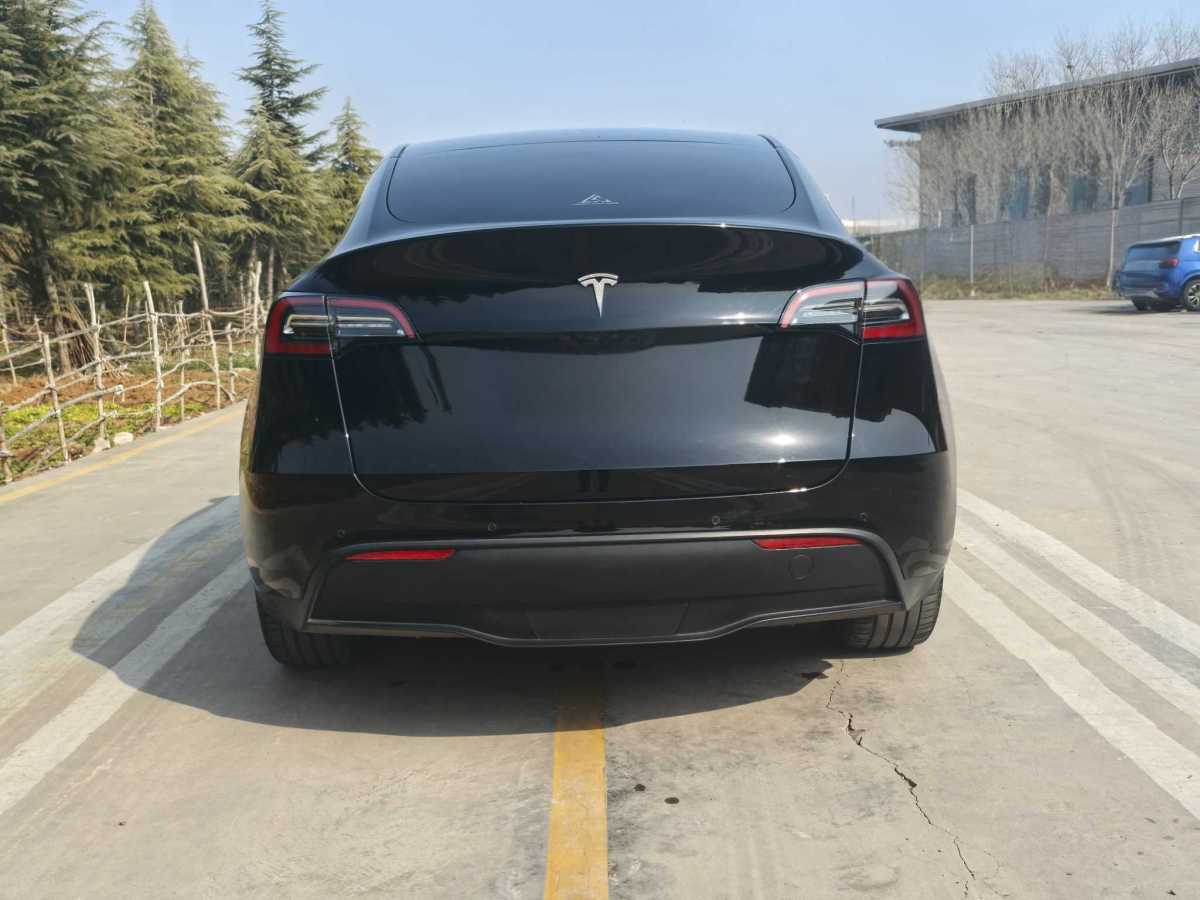 特斯拉 Model 3  2023款 長續(xù)航煥新版 雙電機(jī)全輪驅(qū)動(dòng)圖片