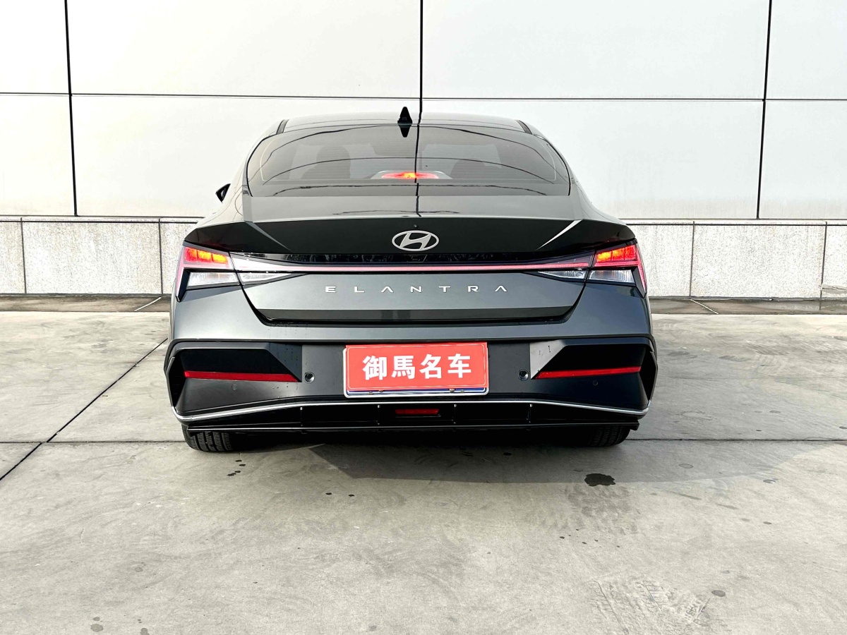 現(xiàn)代 伊蘭特  2023款 1.5L CVT LUX尊貴版圖片