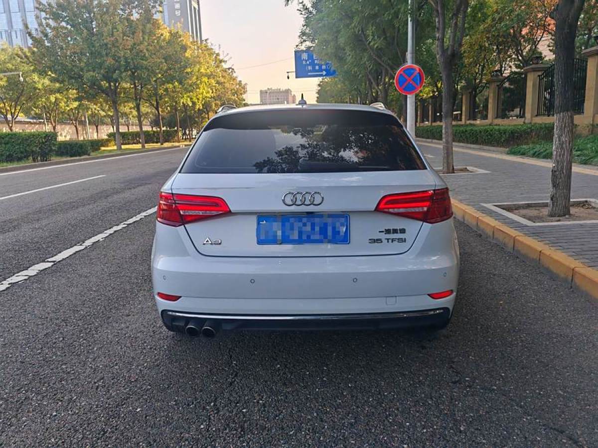 奧迪 奧迪A3  2018款 30周年年型 Sportback 35 TFSI 風(fēng)尚型圖片