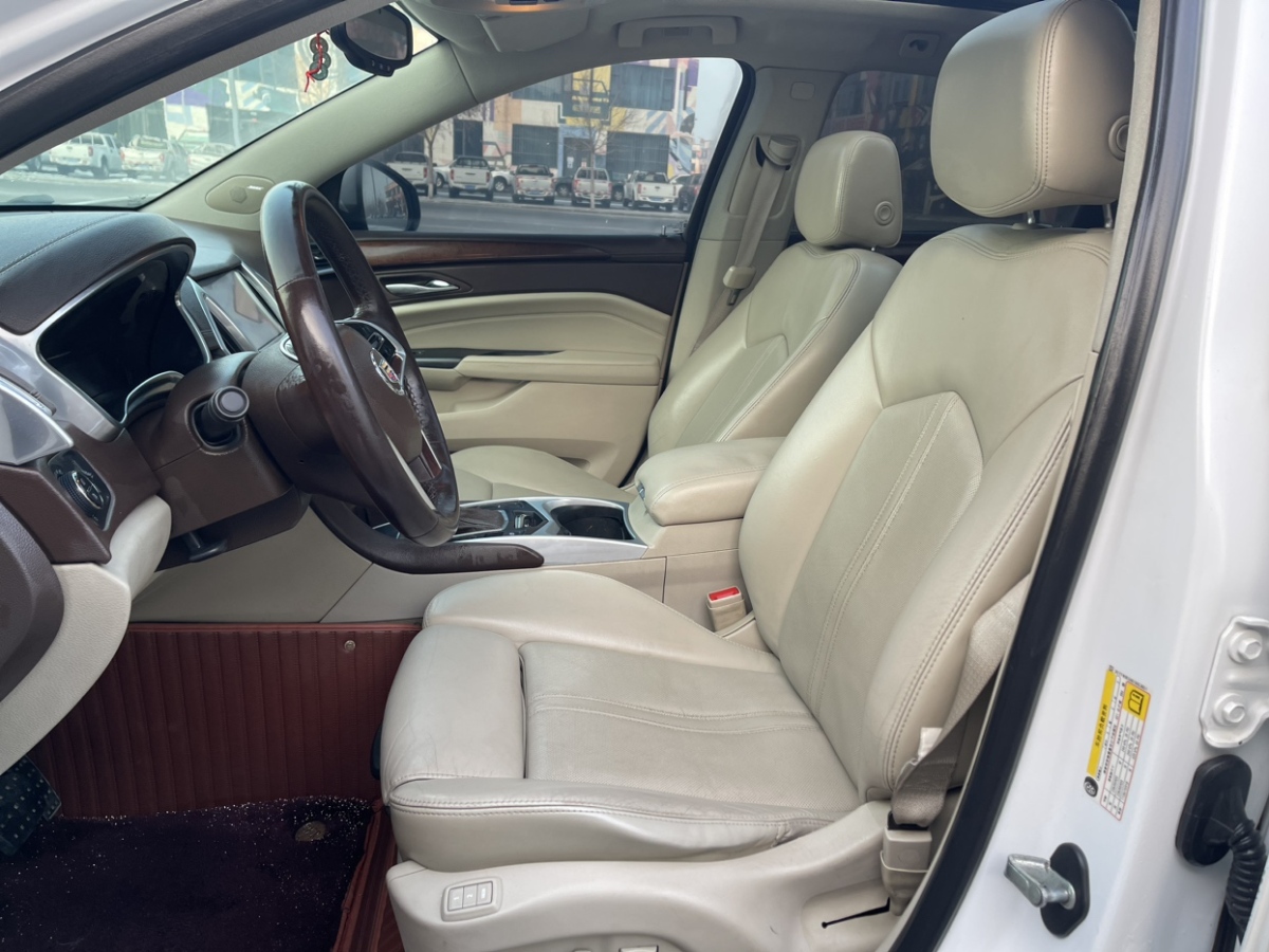 凱迪拉克 SRX  2013款 3.0L 領(lǐng)先型圖片