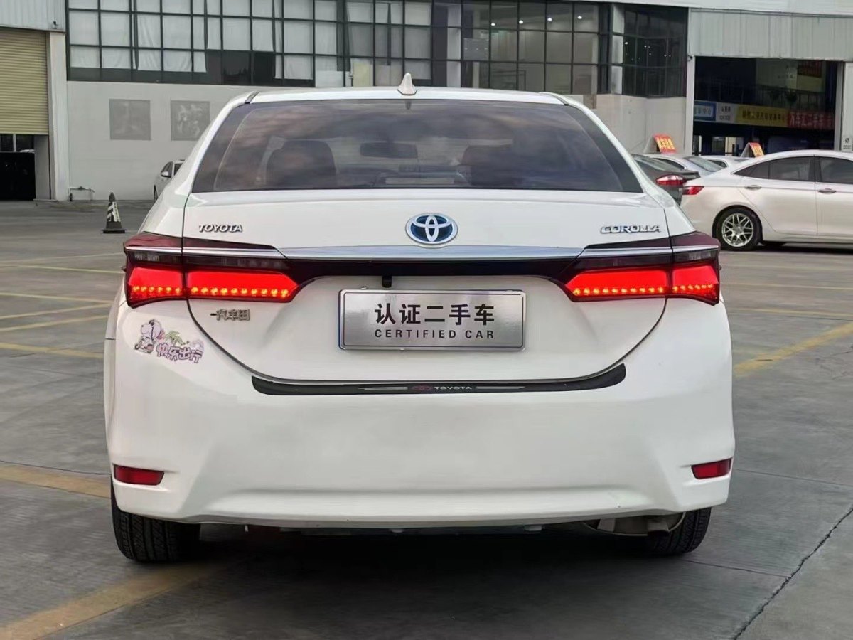 豐田 卡羅拉  2017款 改款雙擎 1.8L E-CVT領(lǐng)先版圖片