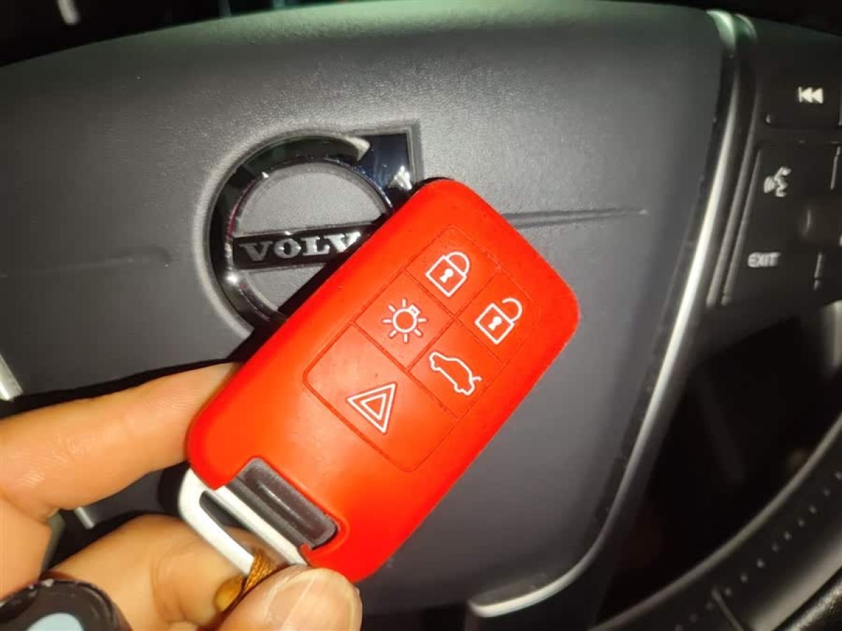 沃爾沃 V40  2018款 T3 智雅版圖片