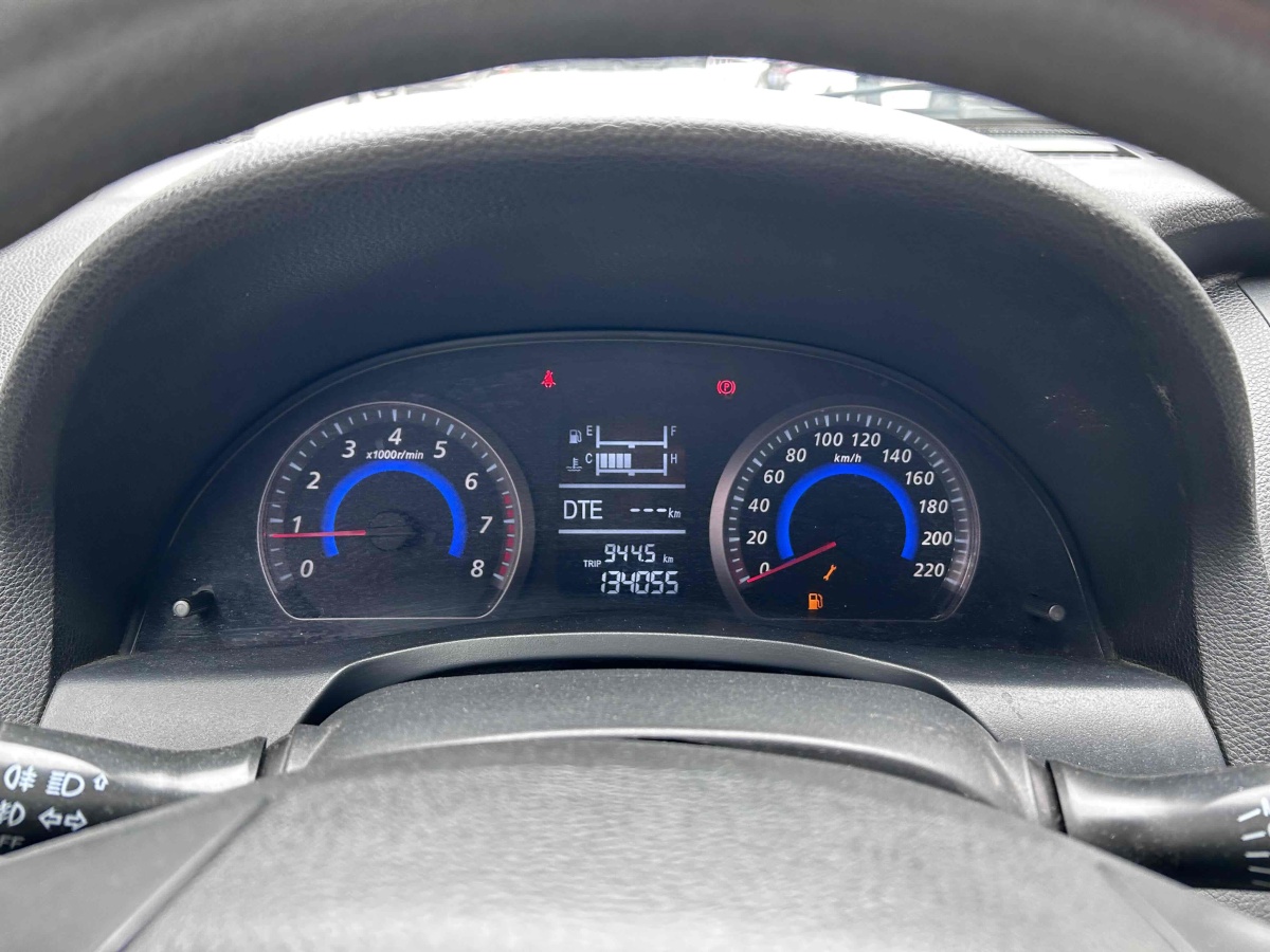 2014年9月眾泰 Z300  2013款 1.5L 手動豪華型