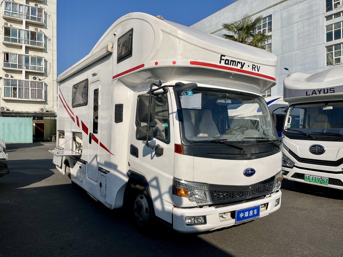 東風(fēng) 御風(fēng)房車  C型房車圖片