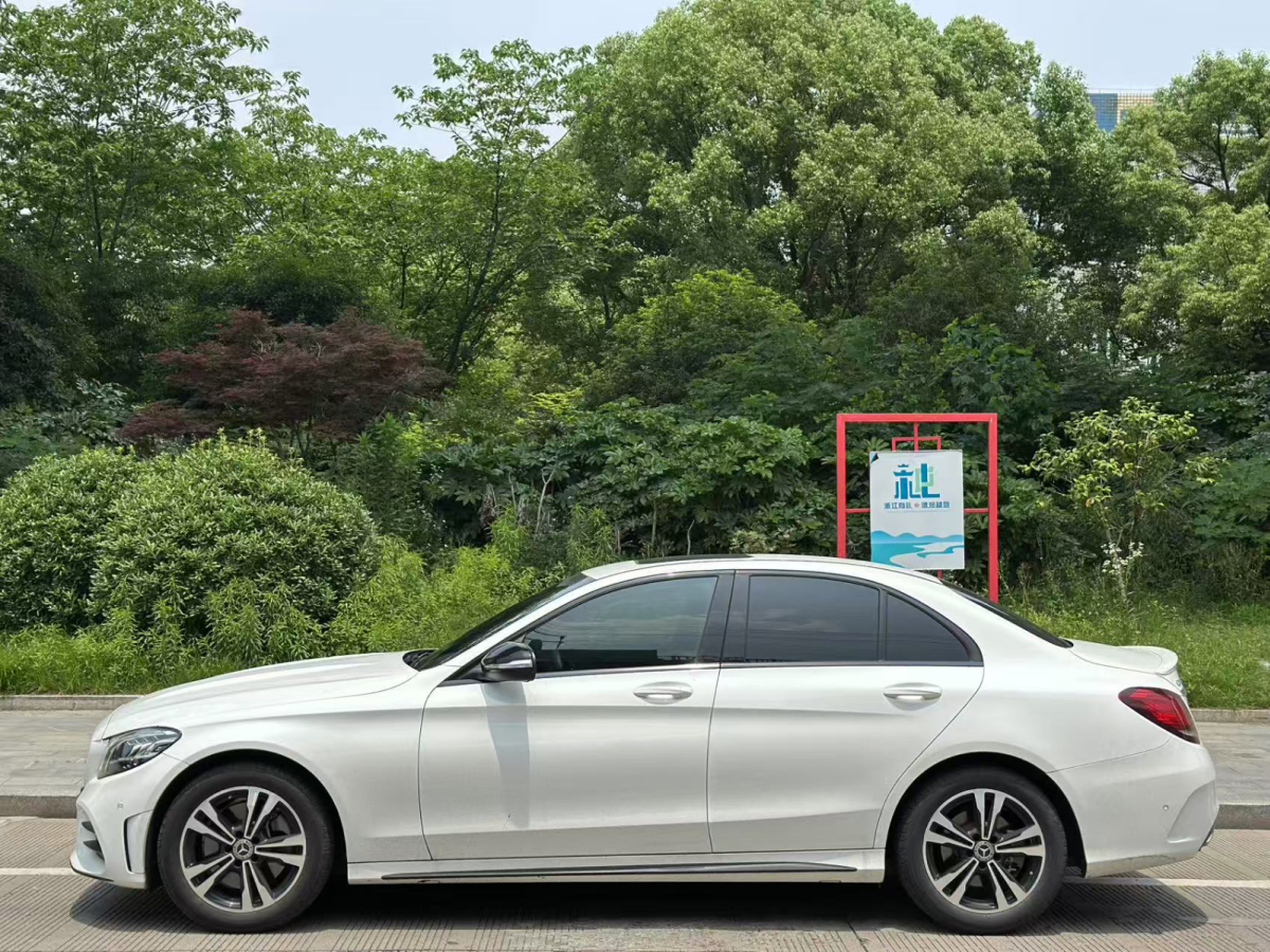 奔馳 奔馳C級(jí) C 260 短軸運(yùn)動(dòng)版圖片