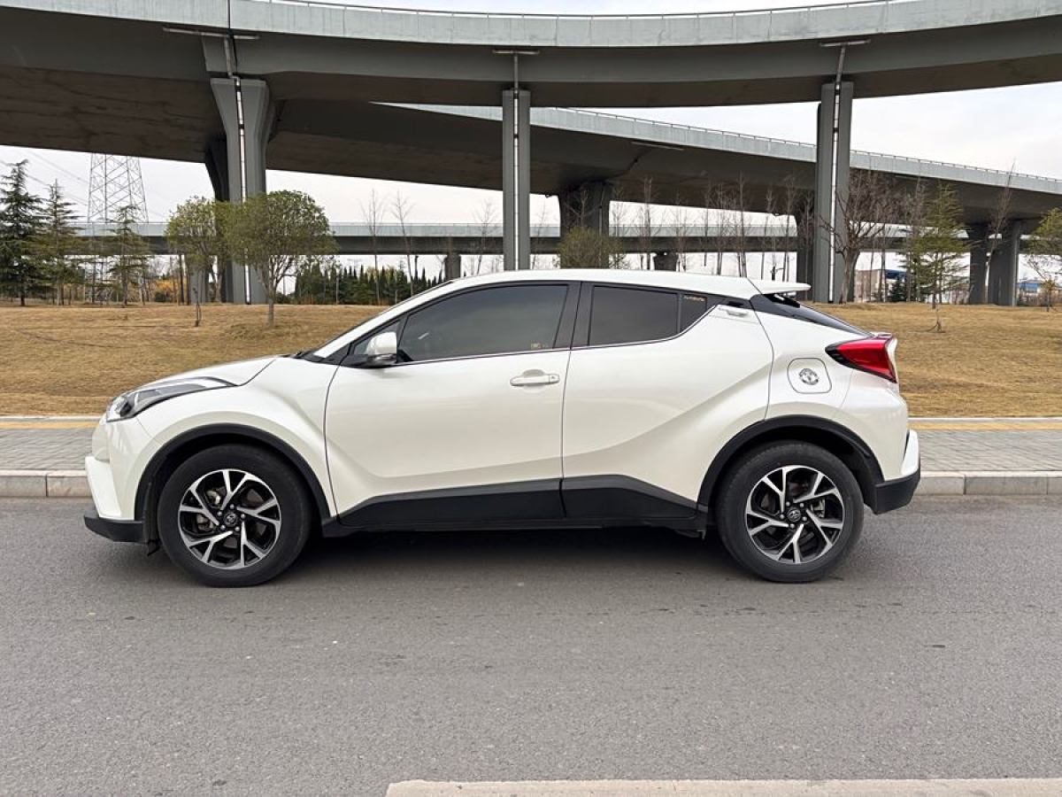 豐田 C-HR  2018款 2.0L 酷跑領(lǐng)先版 國(guó)V圖片