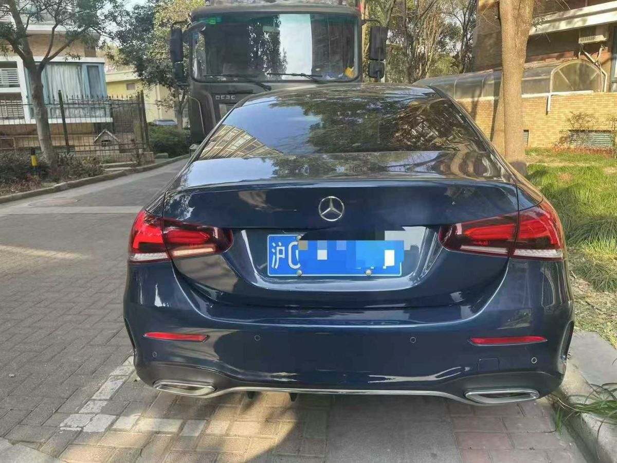 奔馳 奔馳A級  2019款  A 220 L 4MATIC 運動轎車圖片