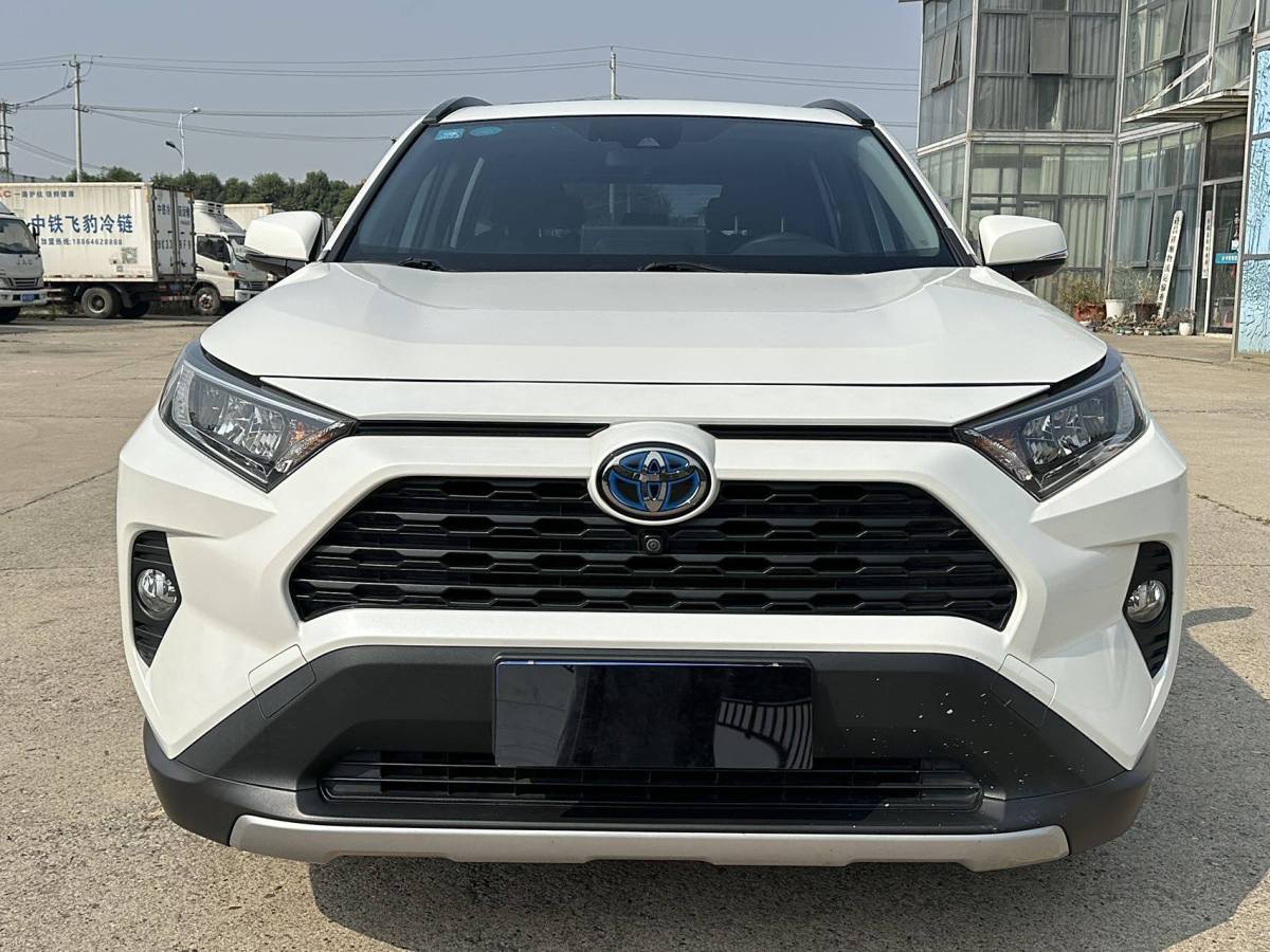 2020年10月豐田 RAV4榮放  2023款 雙擎 2.5L E-CVT四驅(qū)精英Plus版