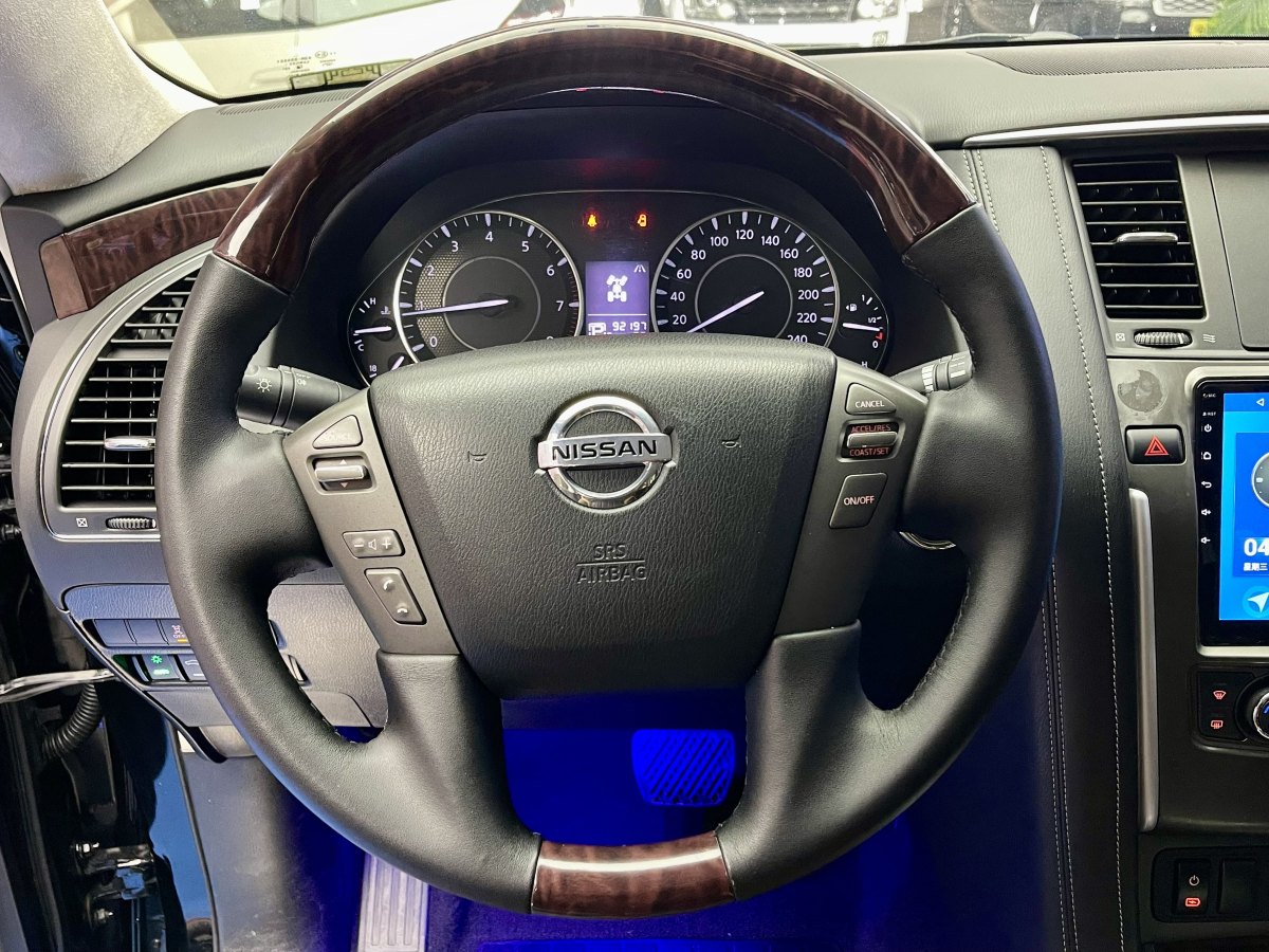 日產(chǎn) 途樂(lè)  2018款 4.0L 鉑金型圖片