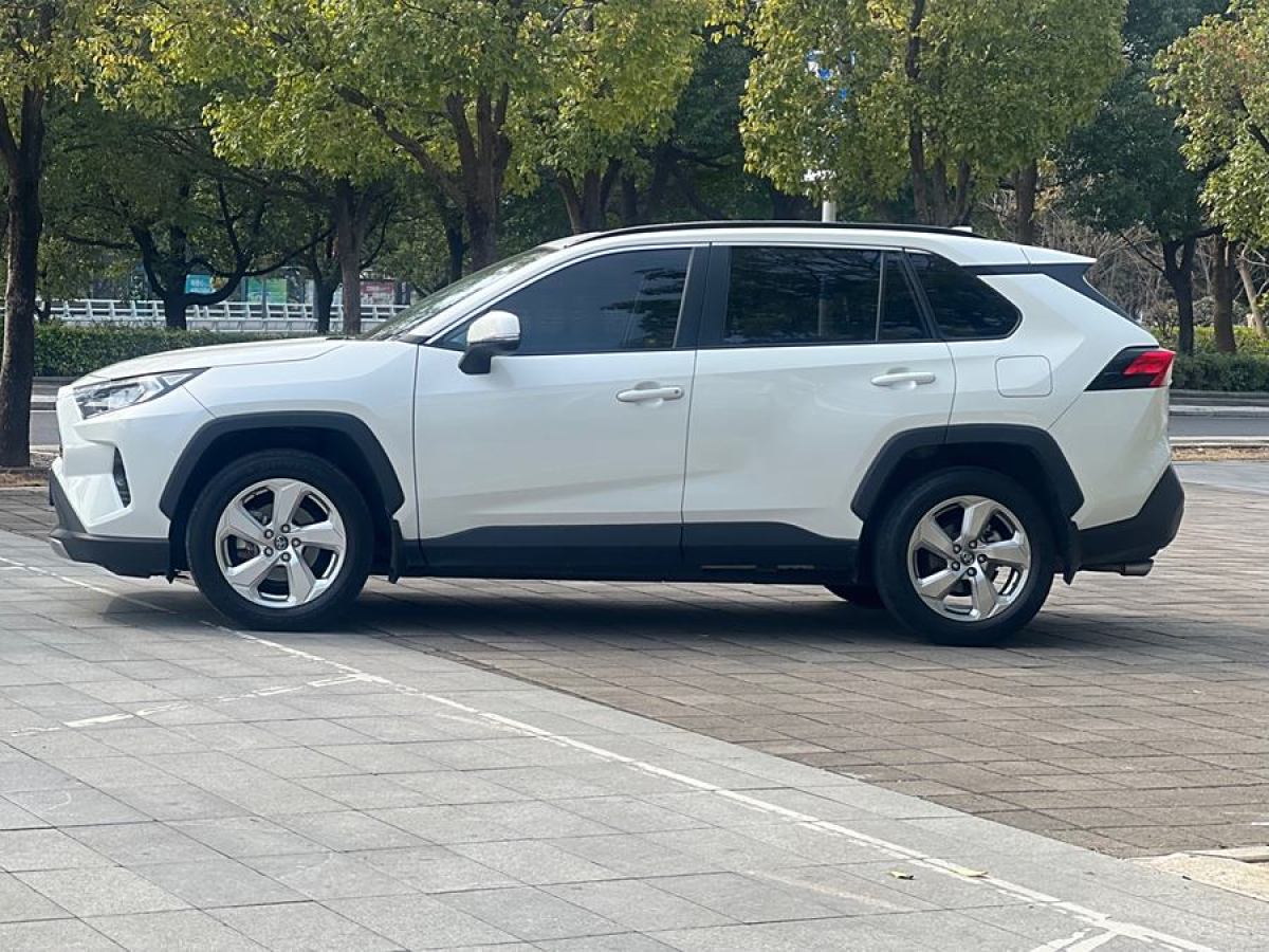 豐田 RAV4榮放  2020款 2.0L CVT兩驅(qū)風尚版圖片