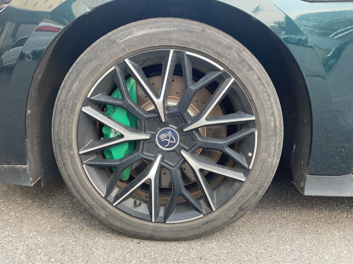 比亞迪 漢  2022款 EV 610KM四驅(qū)千山翠限量版圖片