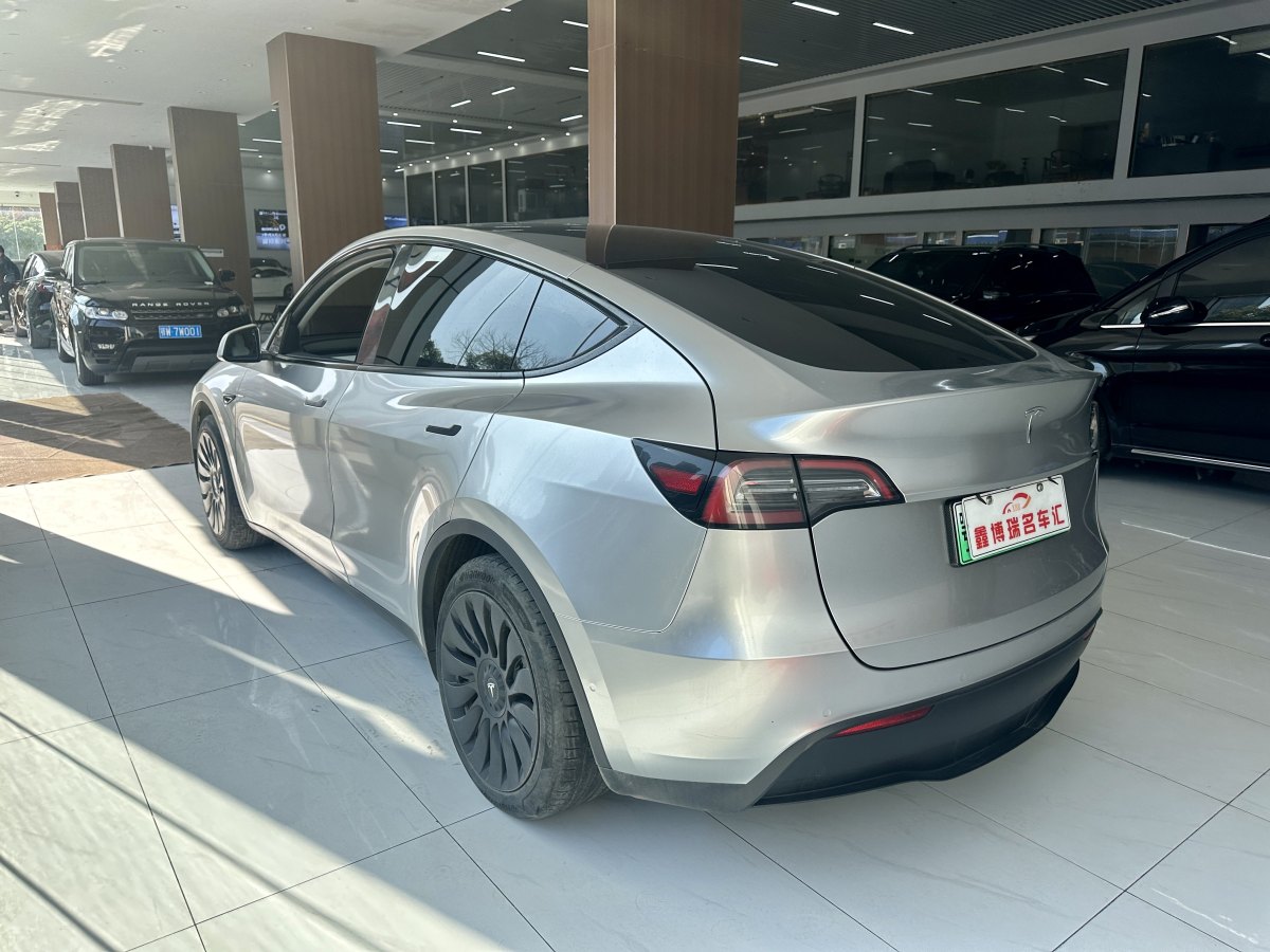 特斯拉 Model 3  2022款 后輪驅(qū)動版圖片