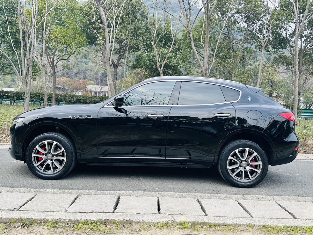 2018年7月瑪莎拉蒂 Levante  2022款 3.0T Modena