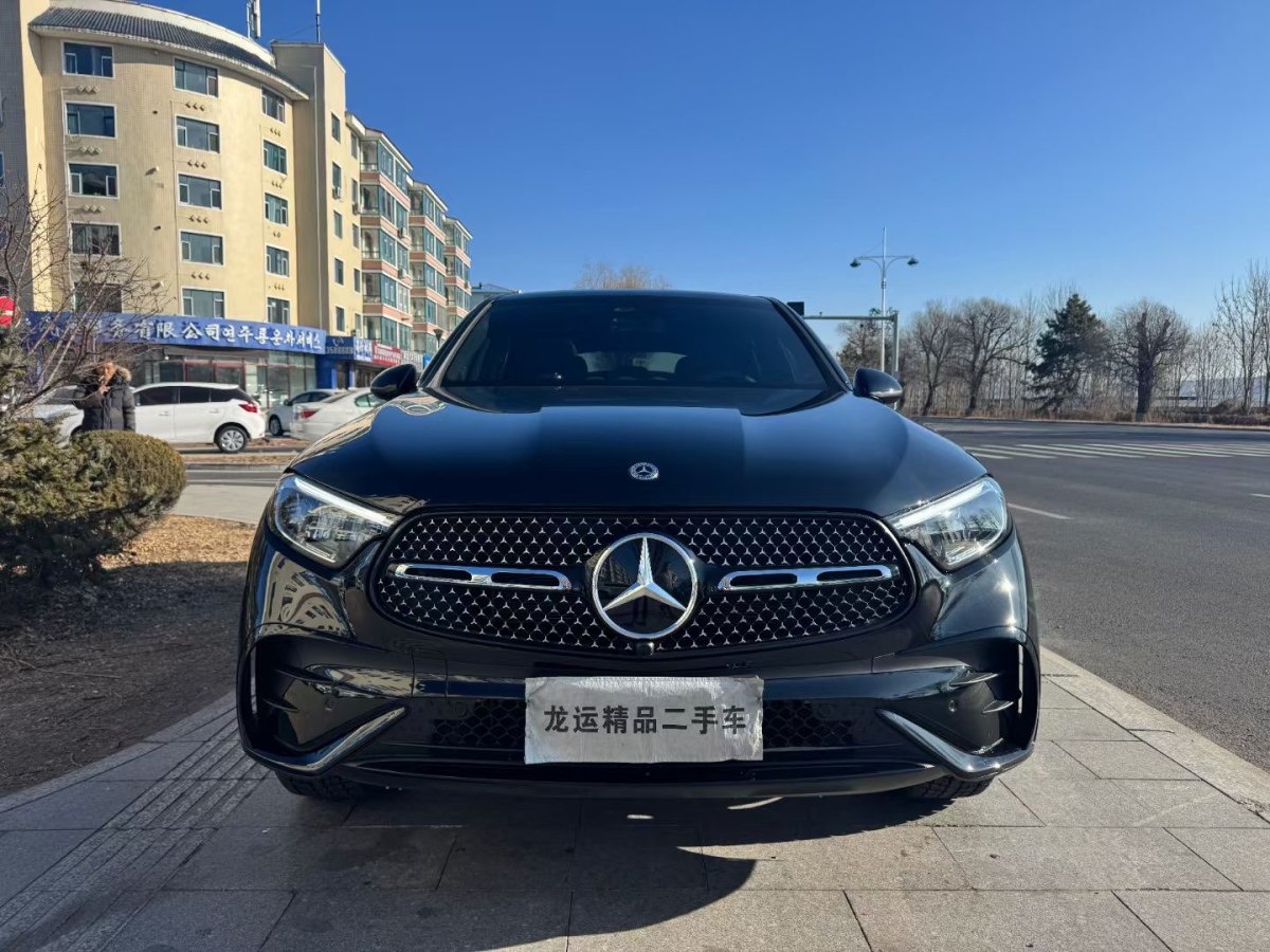 奔馳 奔馳GLC  2024款 GLC 260 4MATIC 轎跑SUV圖片