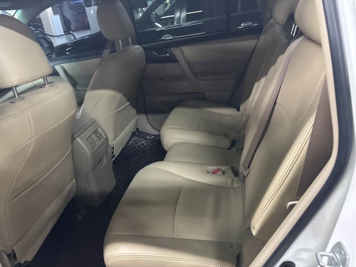 豐田 漢蘭達(dá)  2012款 2.7L 兩驅(qū)5座精英版圖片