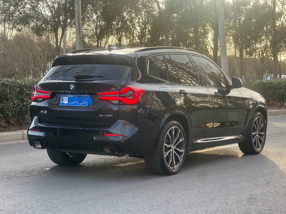 寶馬 寶馬X3  2023款 xDrive30i 領(lǐng)先型 M曜夜套裝圖片