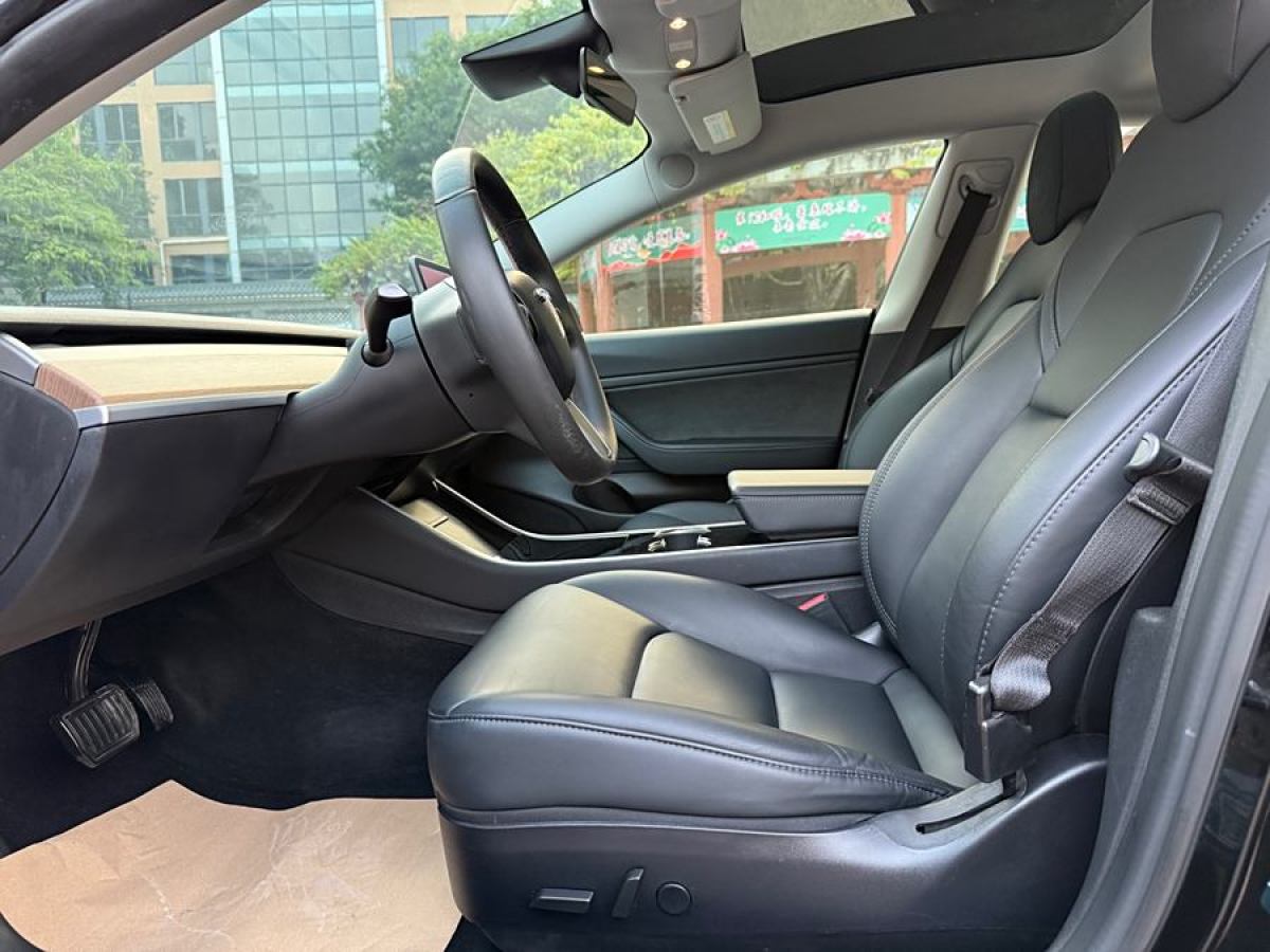 特斯拉 Model 3  2019款 長續(xù)航后驅(qū)版圖片