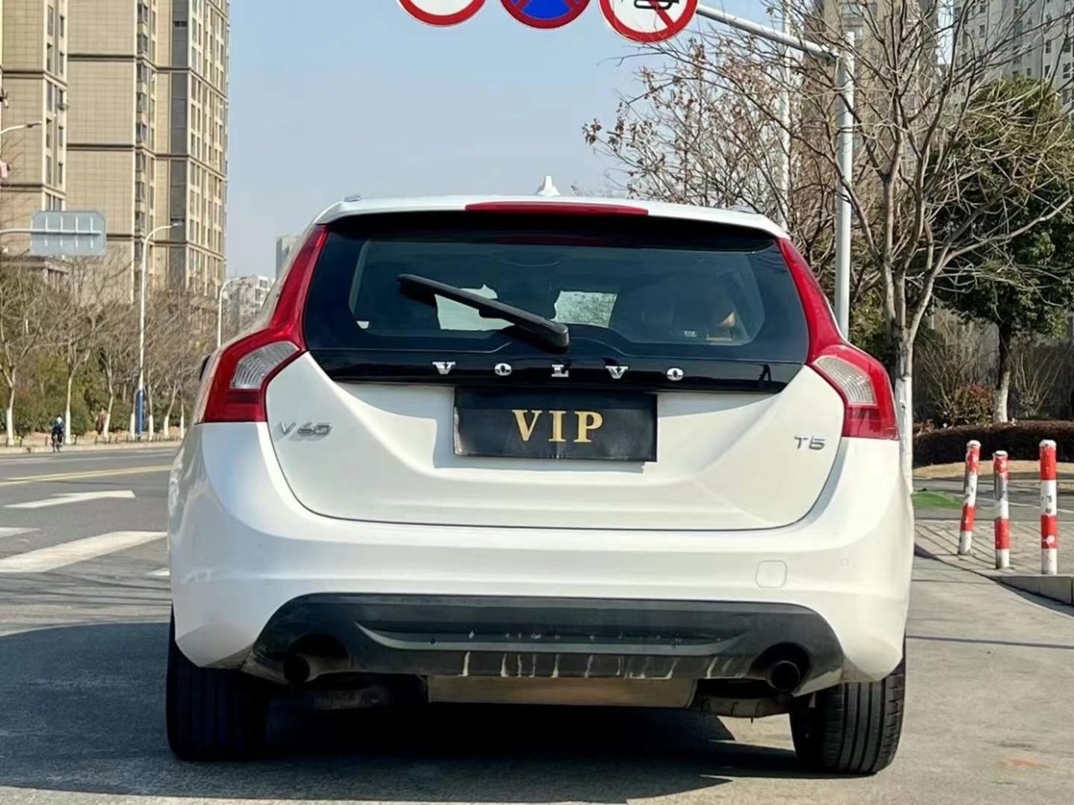 2013年6月沃爾沃 V60  2013款 T5 舒適版