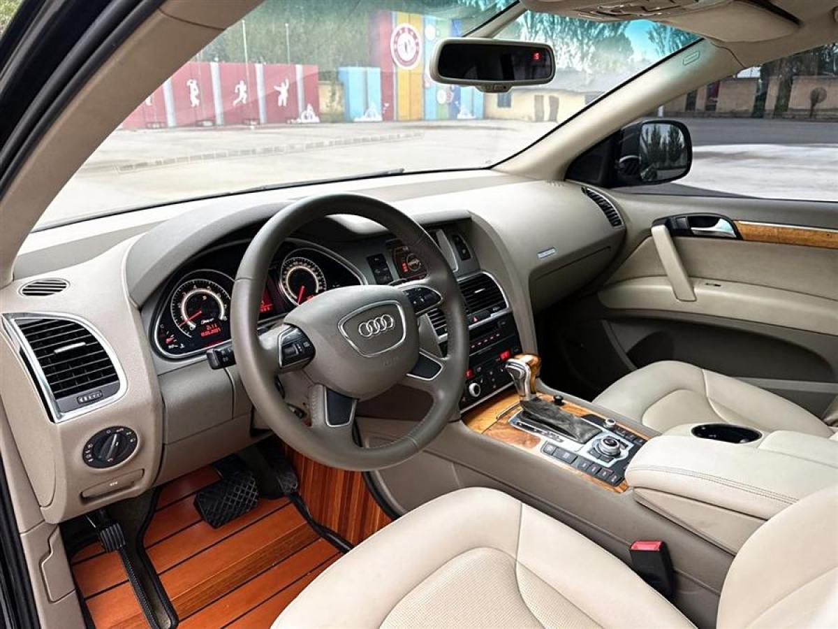 奧迪 奧迪Q7  2010款 4.2 FSI quattro 豪華型圖片