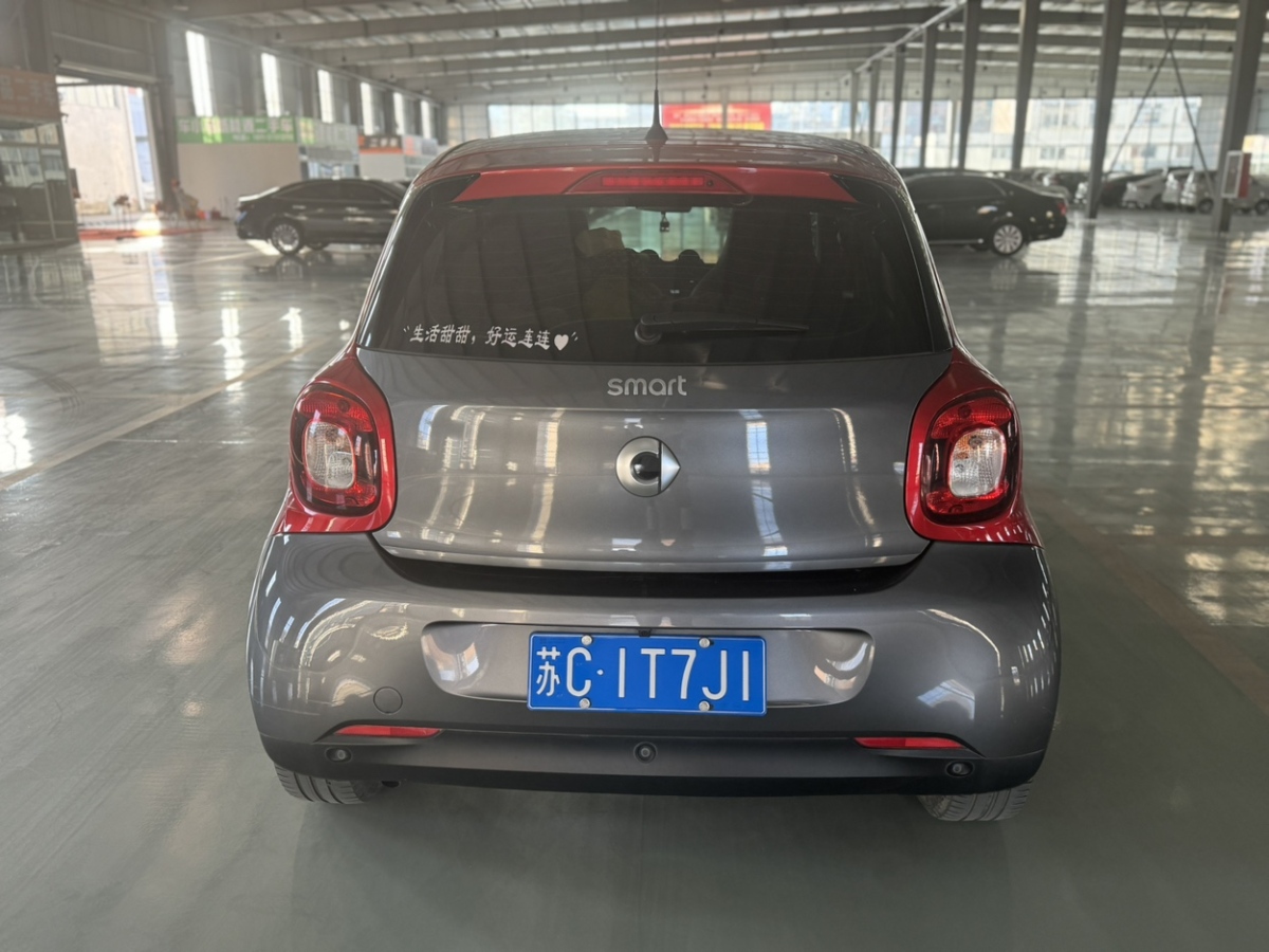 2018年03月smart forfour  2018款 0.9T 66千瓦先鋒版