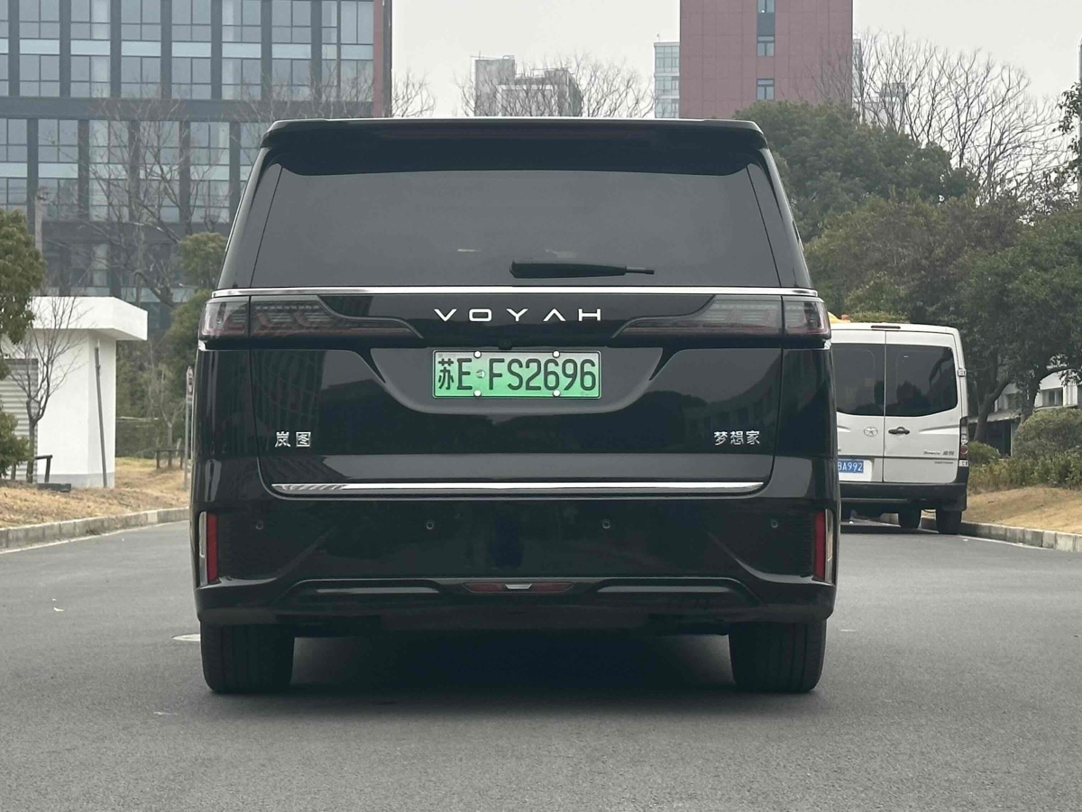 嵐圖 夢想家  2025款 PHEV 四驅(qū)尊貴鯤鵬版圖片