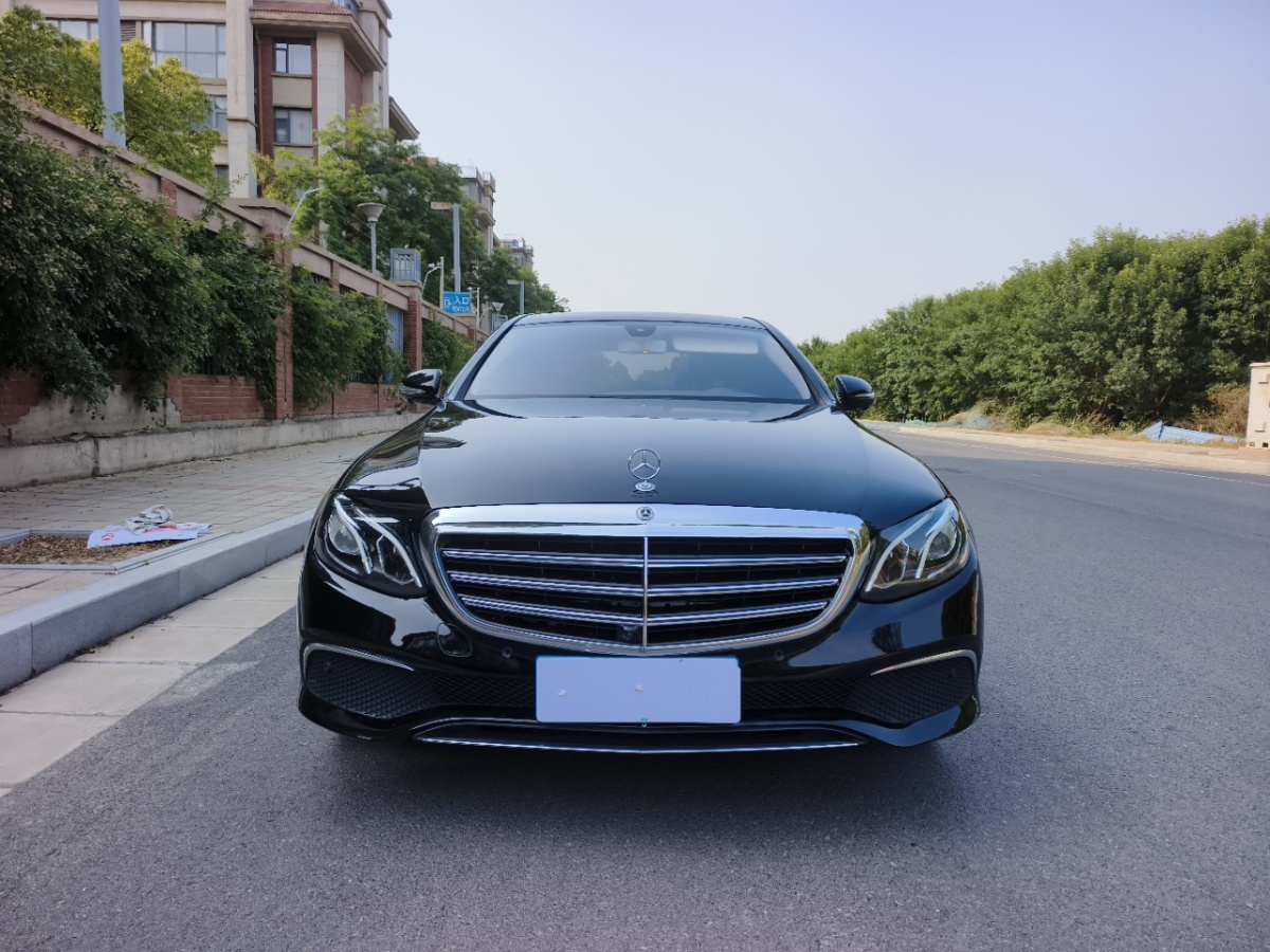奔馳 奔馳E級(jí)  2019款 改款 E 300 L 運(yùn)動(dòng)豪華型圖片