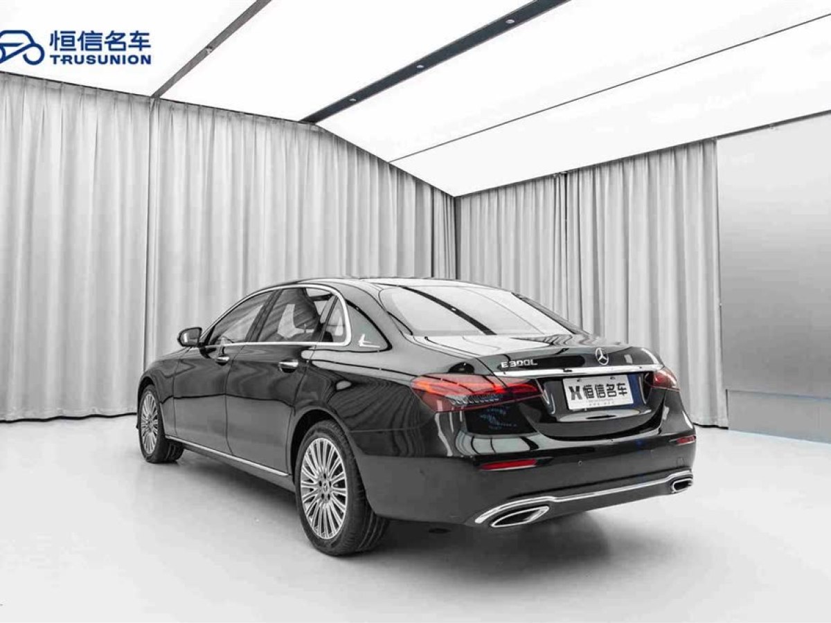 奔馳 奔馳E級  2023款 改款 E 300 L 時尚型圖片