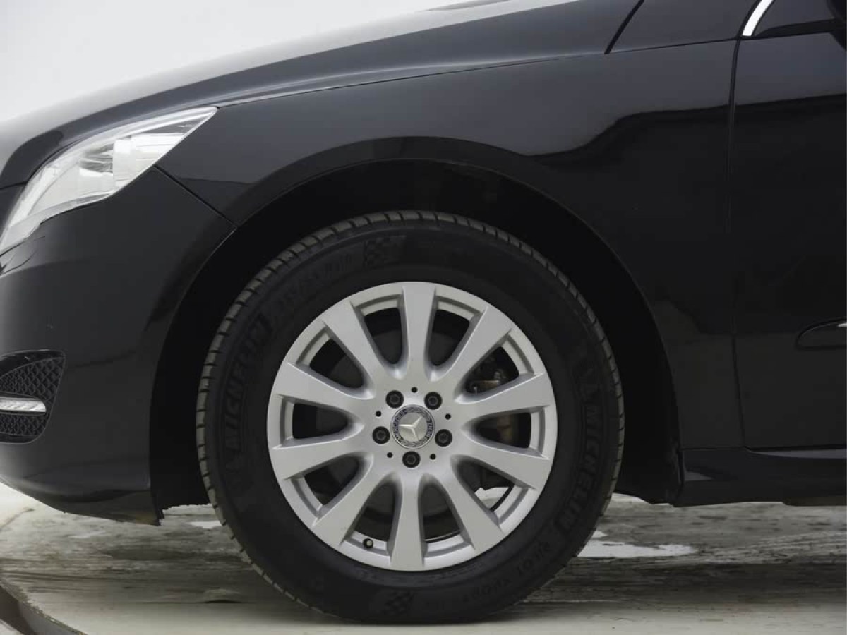 奔馳 奔馳R級(jí)  2014款 R 320 4MATIC 商務(wù)型圖片