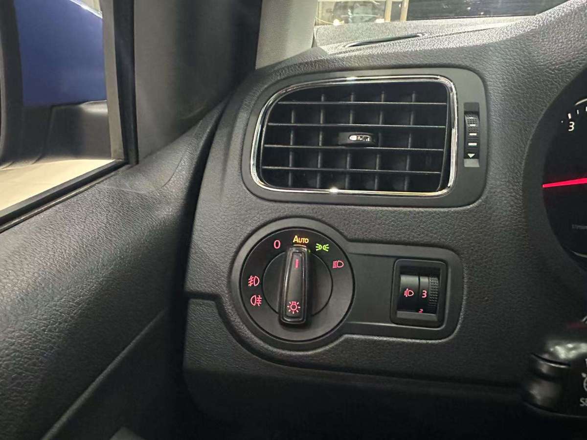 大眾 Polo  2014款 1.4L 自動舒適版圖片
