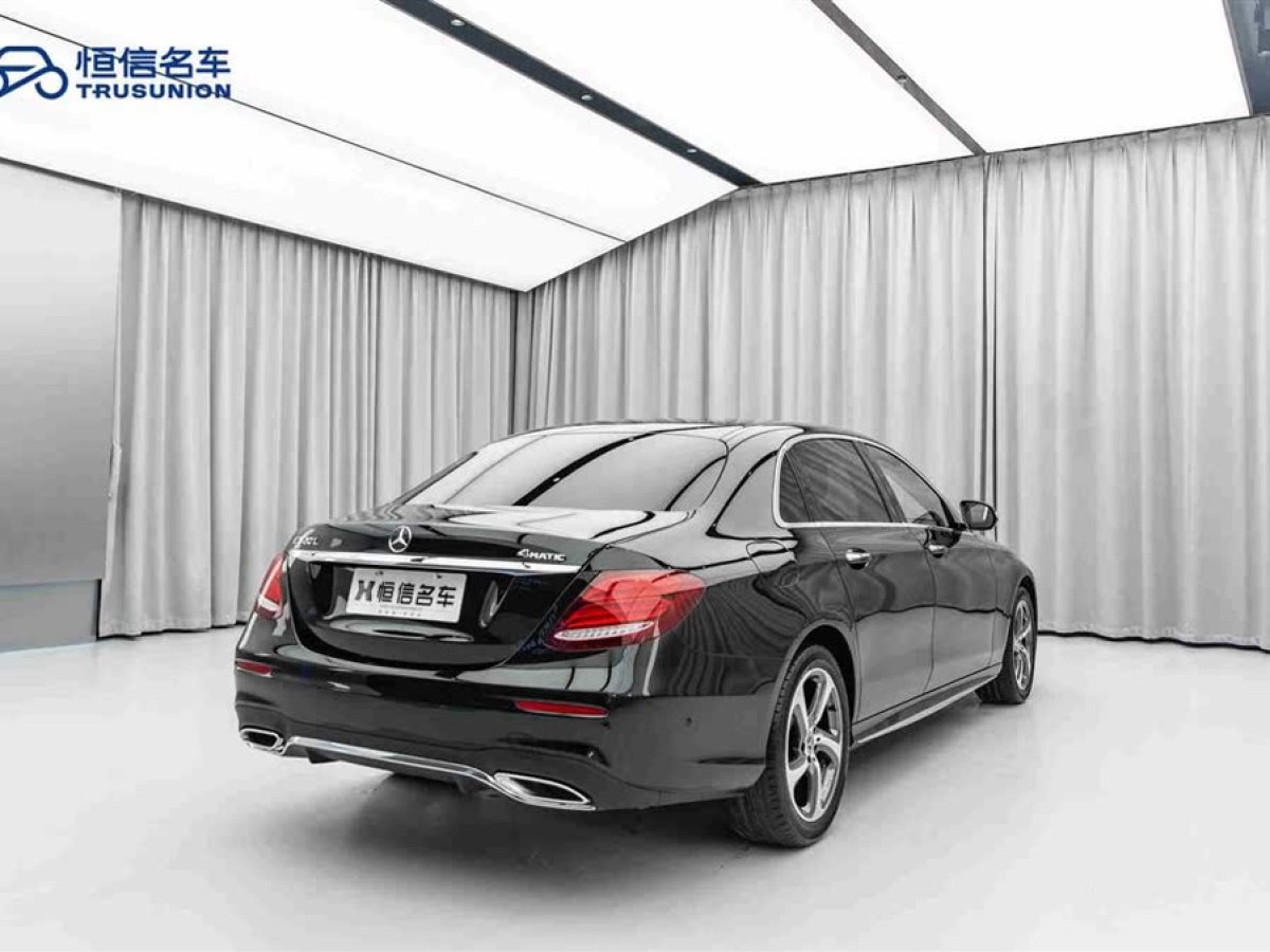 奔馳 奔馳E級(jí)  2019款 改款 E 300 L 運(yùn)動(dòng)豪華型圖片
