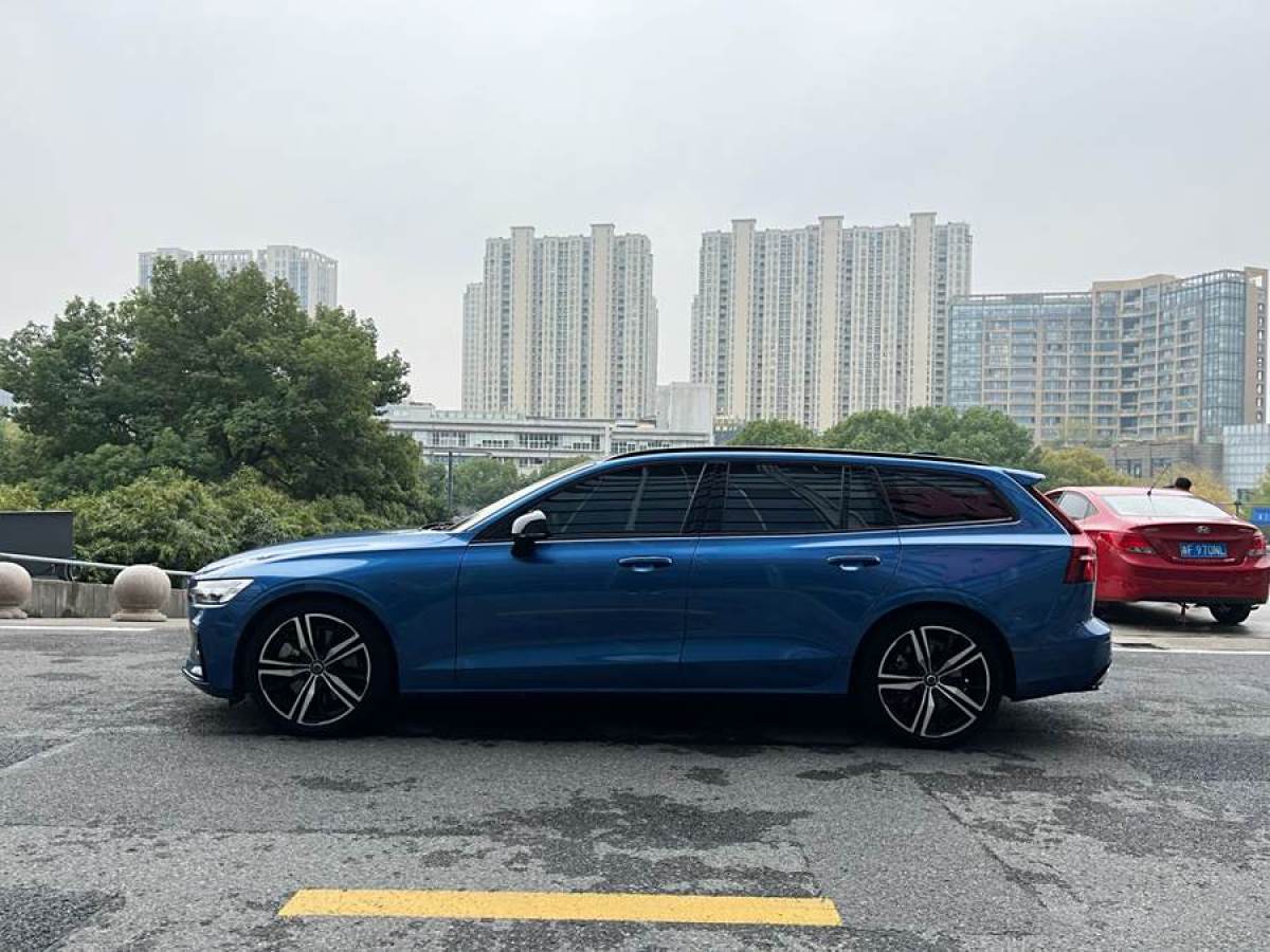 沃爾沃 V60  2020款 T5 智雅運(yùn)動(dòng)版圖片