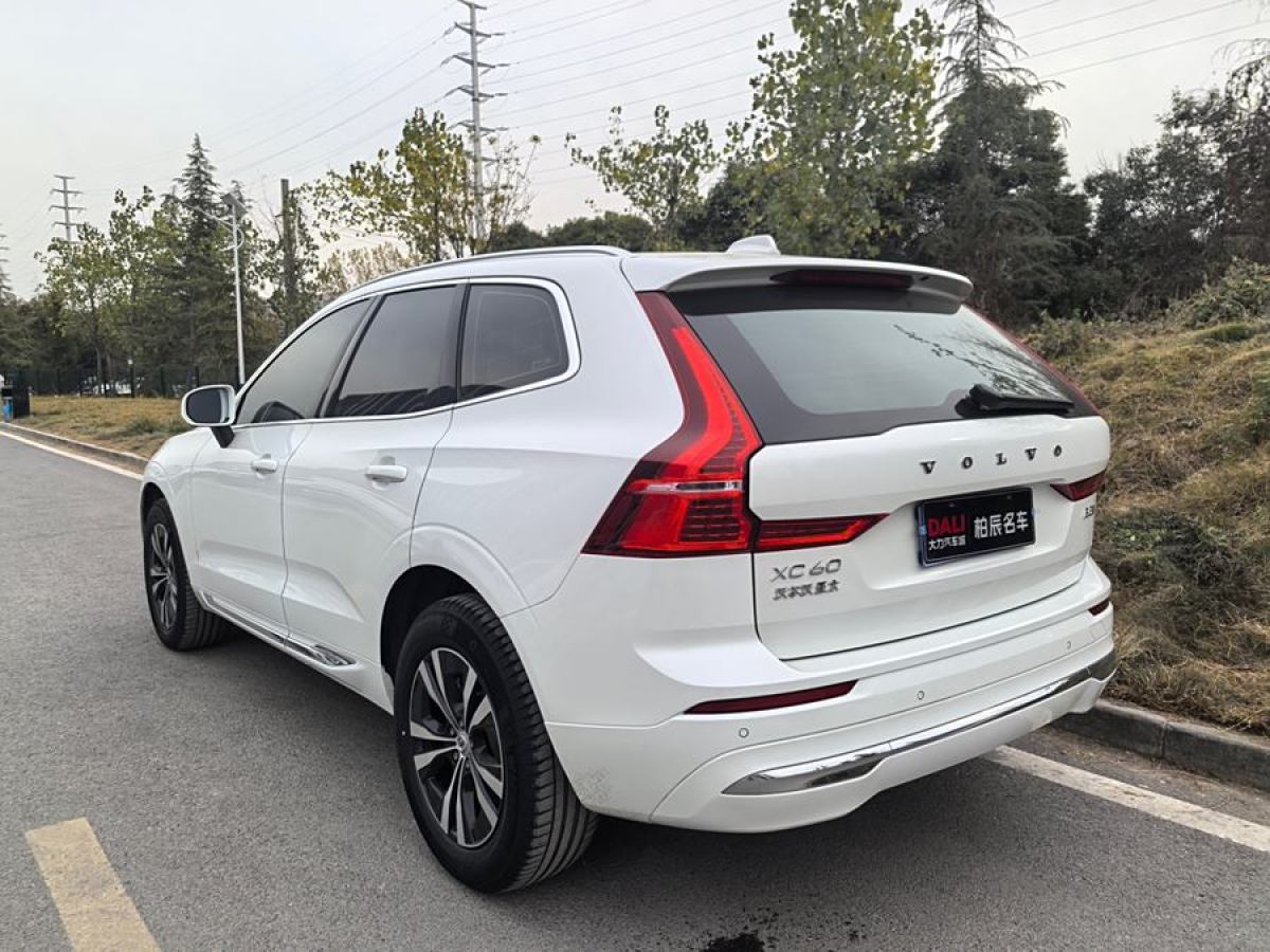 沃爾沃 XC60  2023款 B5 四驅(qū)智遠(yuǎn)豪華版圖片