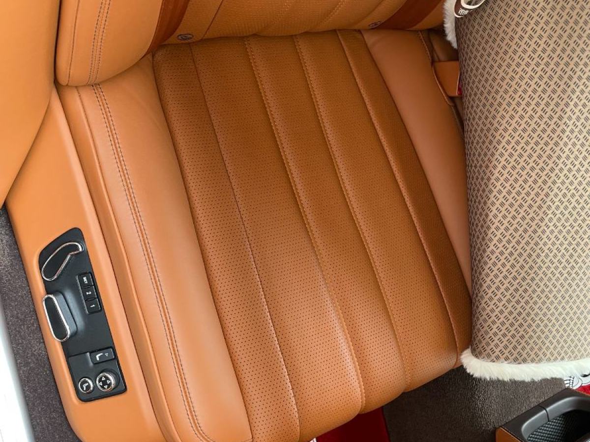 2014年9月宾利 飞驰  2014款 4.0T V8 尊贵版