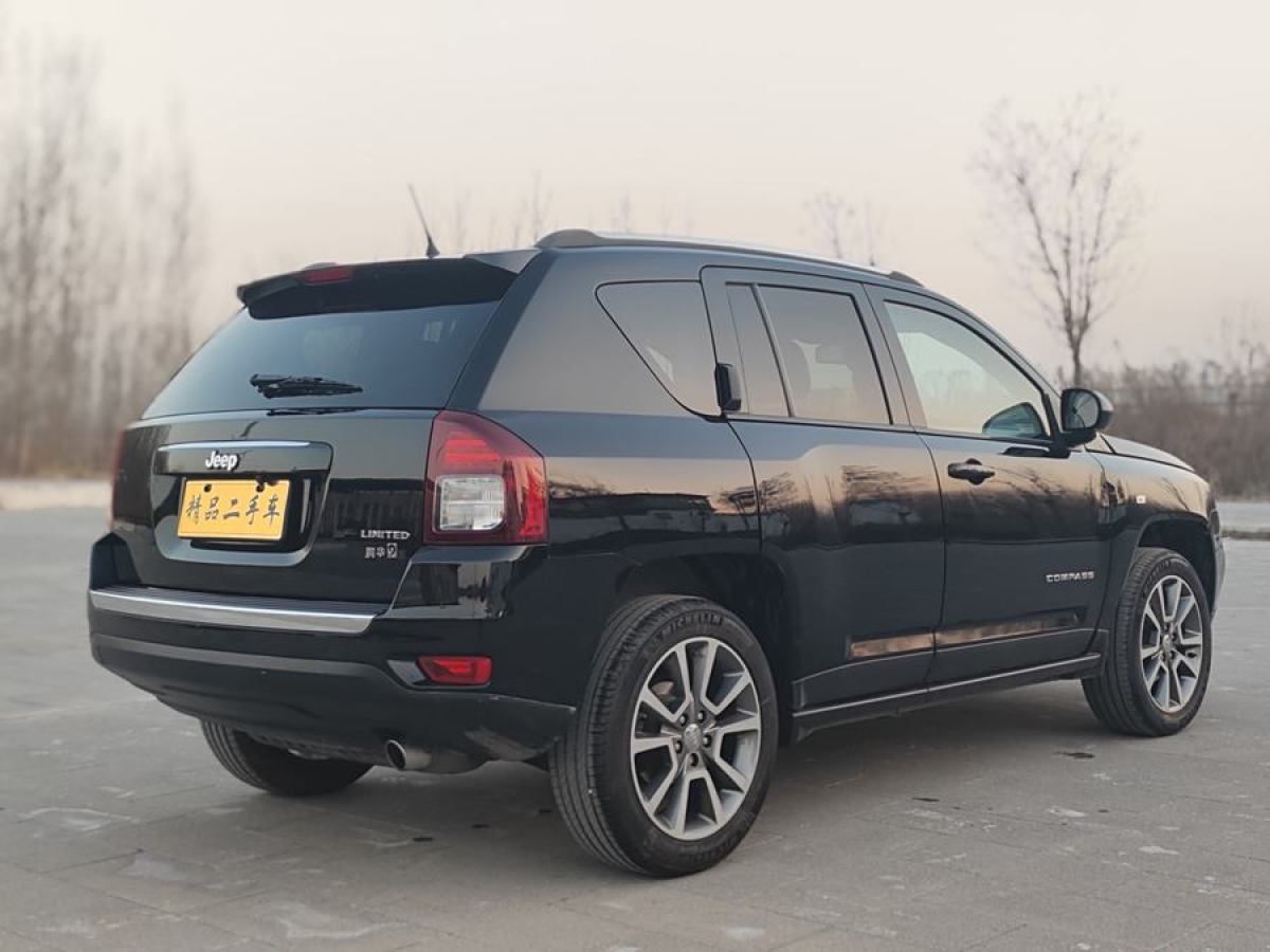 Jeep 指南者  2014款 改款 2.4L 四驅(qū)豪華導(dǎo)航版圖片