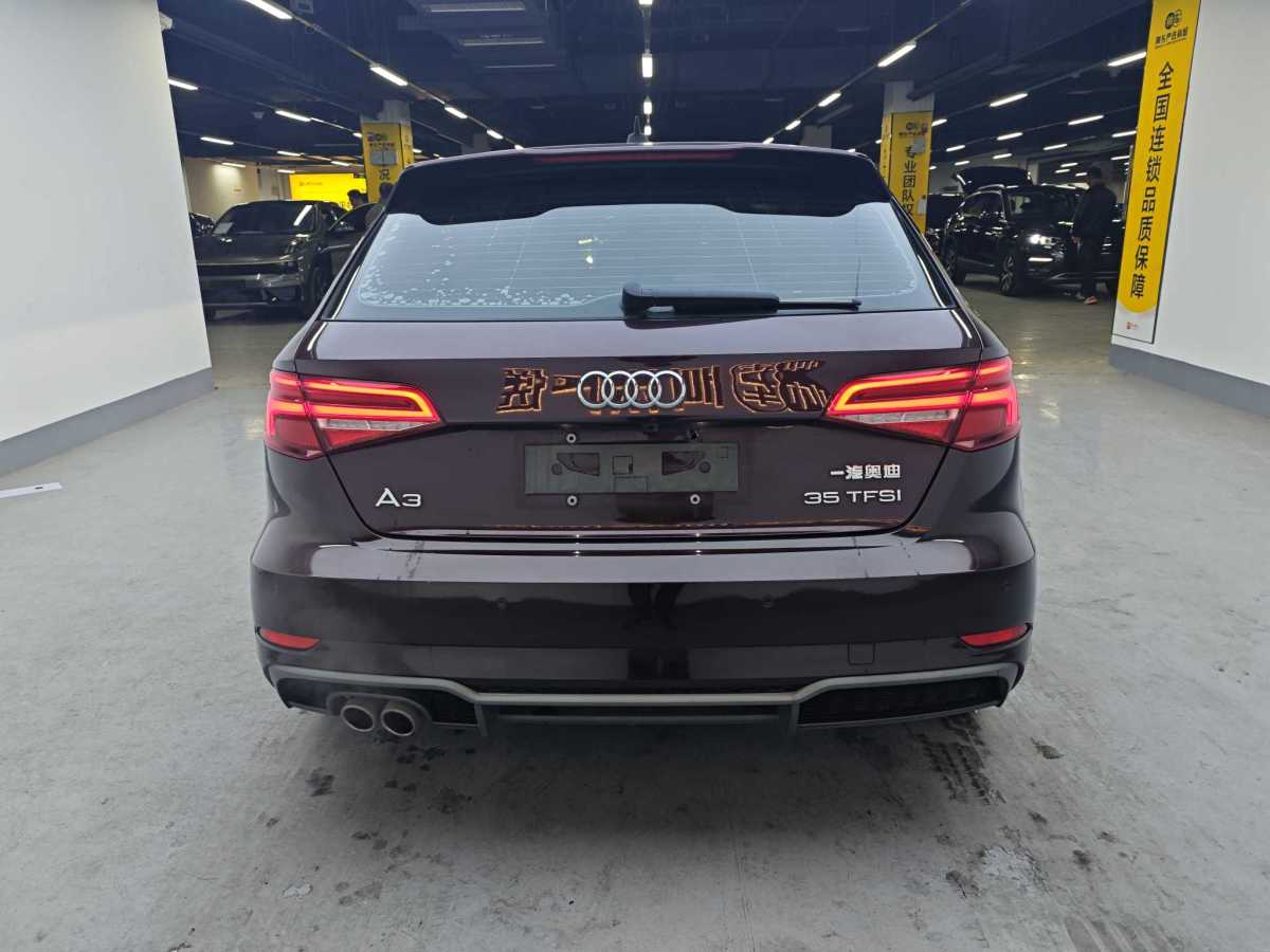 奧迪 奧迪A3  2018款 30周年年型 Sportback 35 TFSI 時(shí)尚型圖片