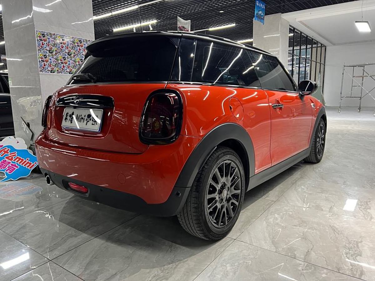 MINI COUNTRYMAN  2018款 1.5T COOPER 經(jīng)典派圖片