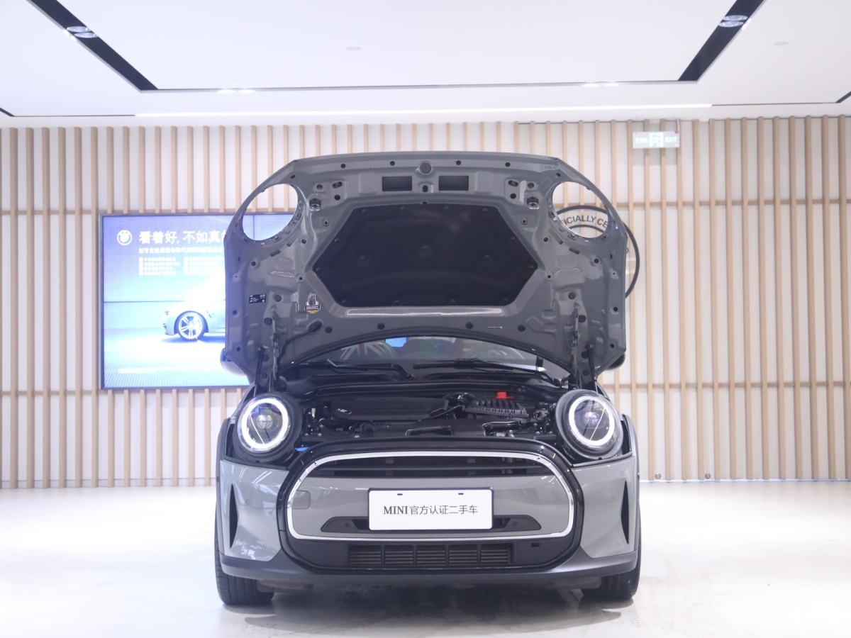 2022年1月MINI MINI  2022款 改款 1.5T COOPER 經(jīng)典派 五門版