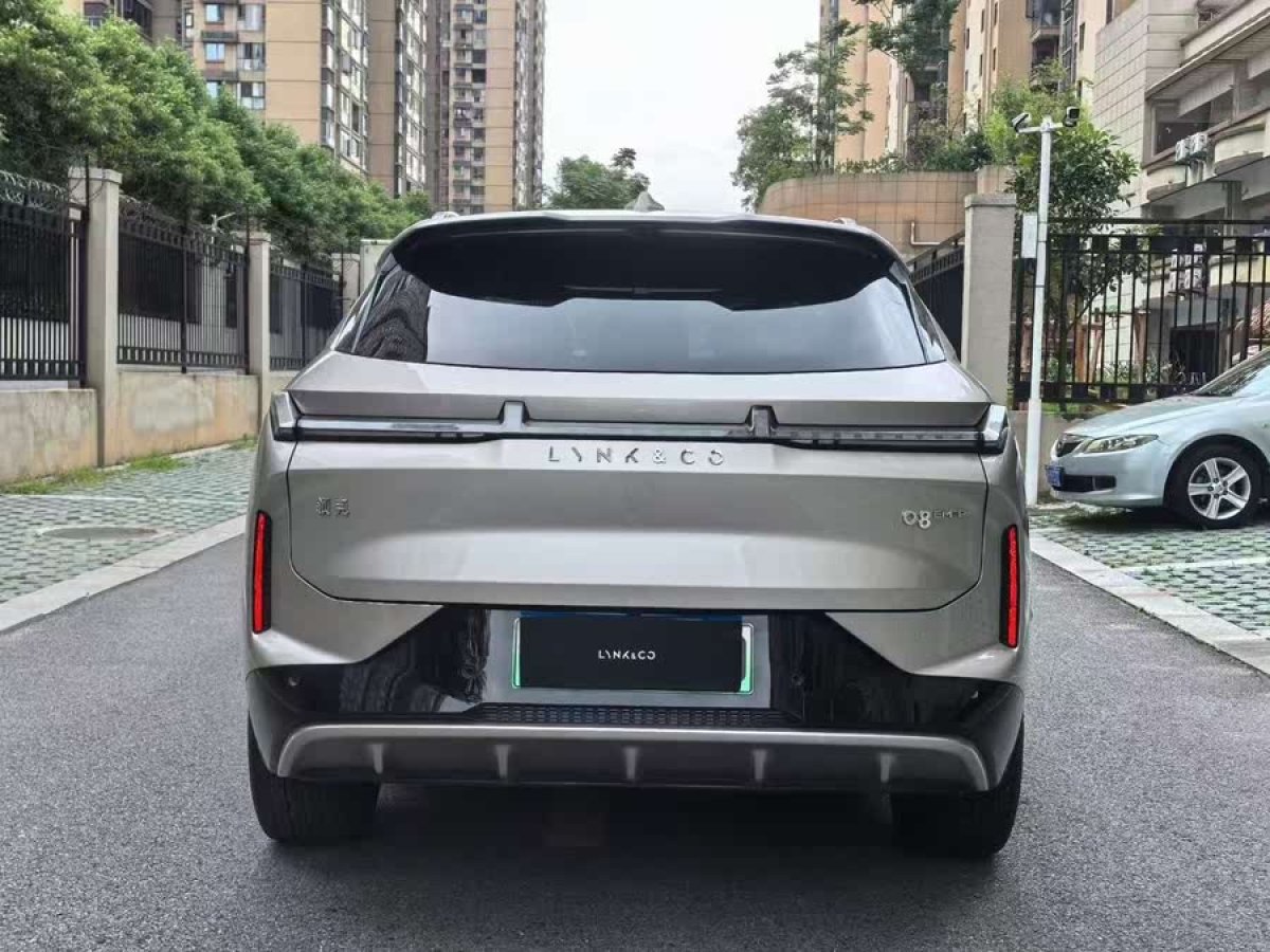 領(lǐng)克 領(lǐng)克08新能源  2025款 120km 長續(xù)航Pro圖片