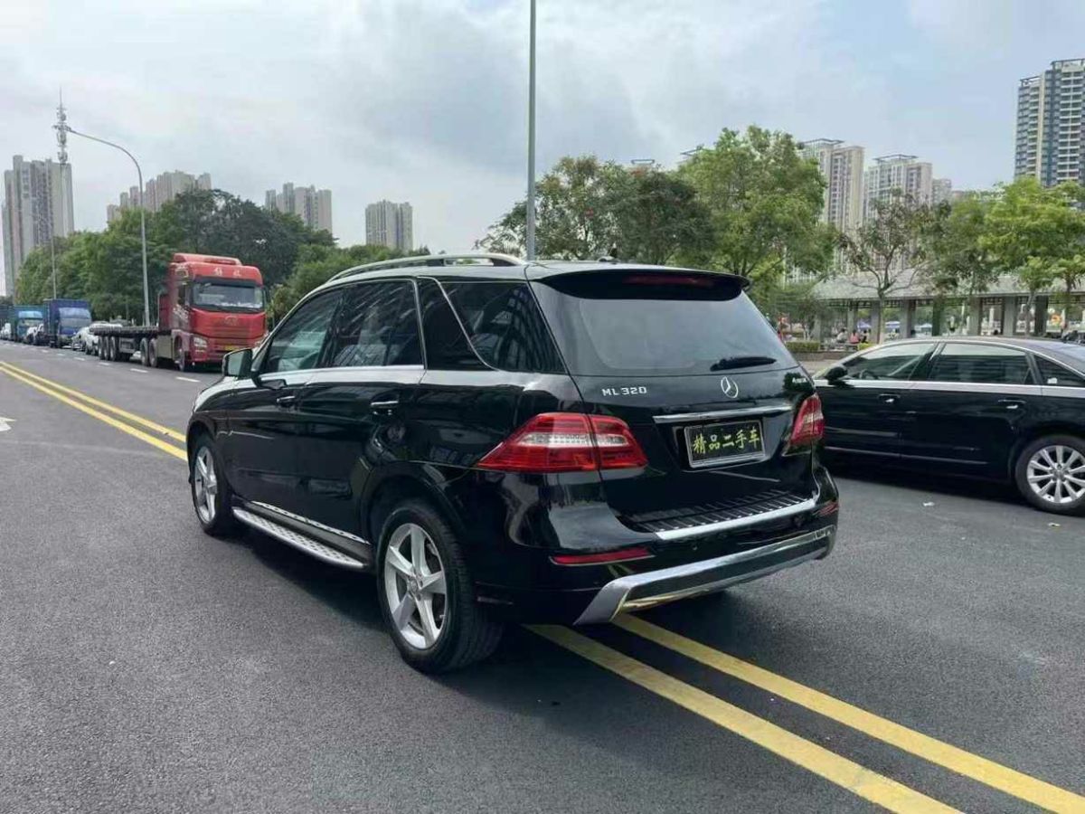 奔馳 奔馳M級(jí)  2015款 ML 350 CDI 4MATIC圖片