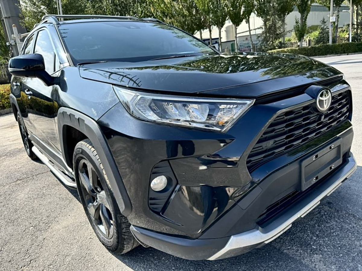 豐田 RAV4榮放  2022款 2.0L CVT四驅(qū)風(fēng)尚Plus版圖片