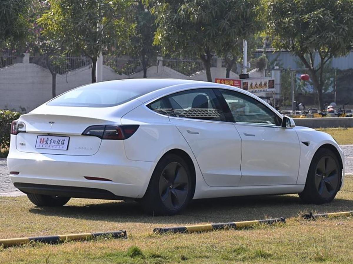 特斯拉 Model 3  2020款 改款 標(biāo)準(zhǔn)續(xù)航后驅(qū)升級版圖片