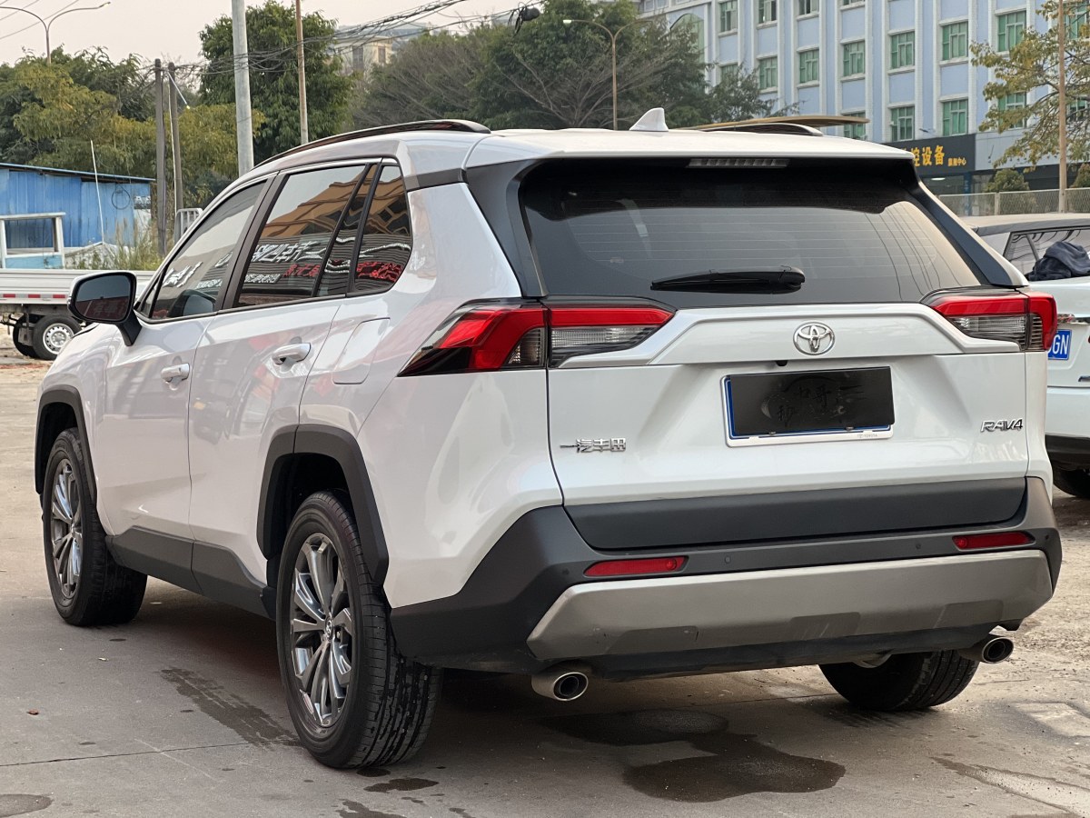 2023年11月豐田 RAV4  2018款 榮放 2.0L CVT兩驅(qū)風(fēng)尚版