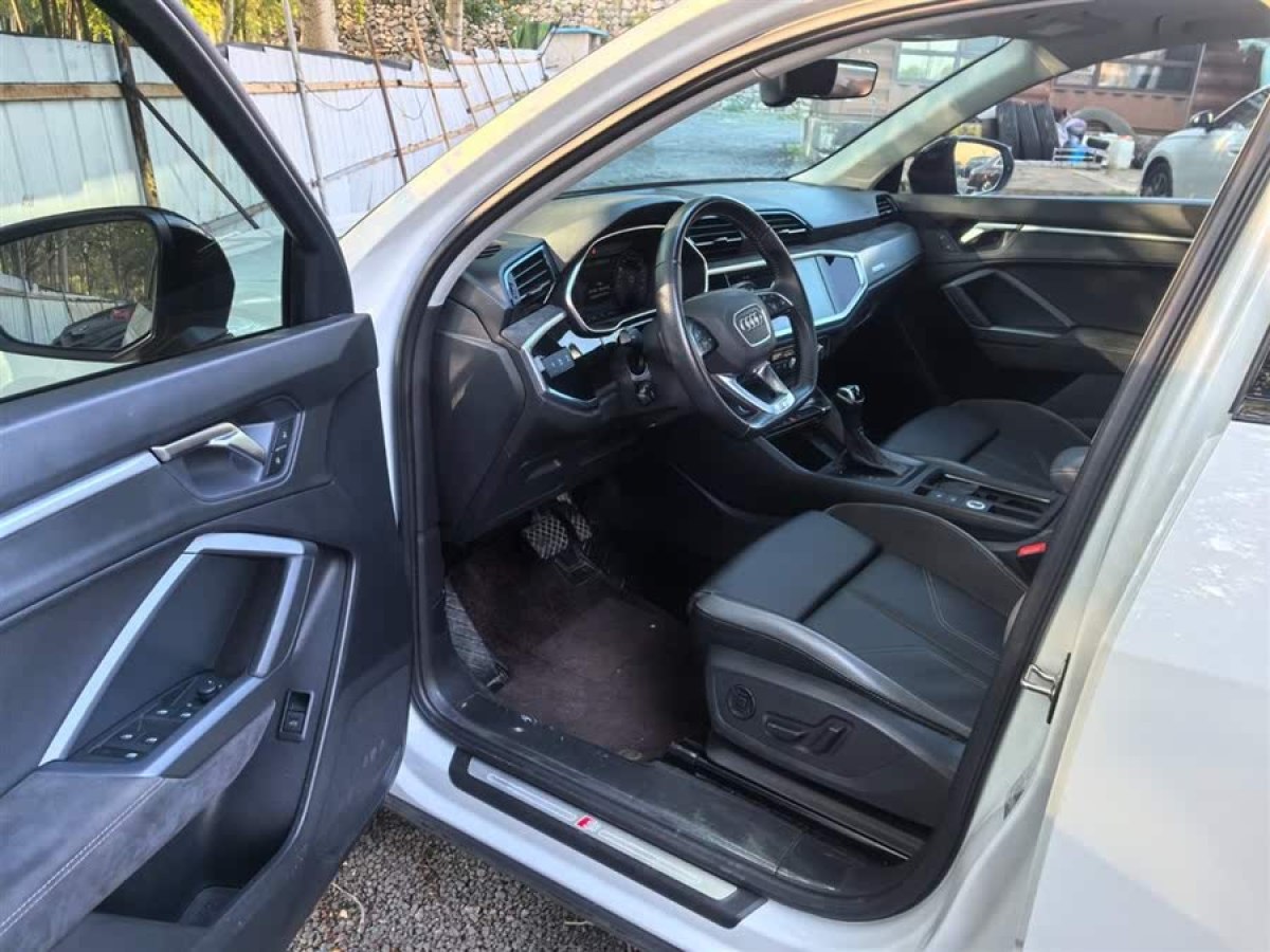 奧迪 奧迪Q3  2022款 40 TFSI 時(shí)尚動(dòng)感型圖片