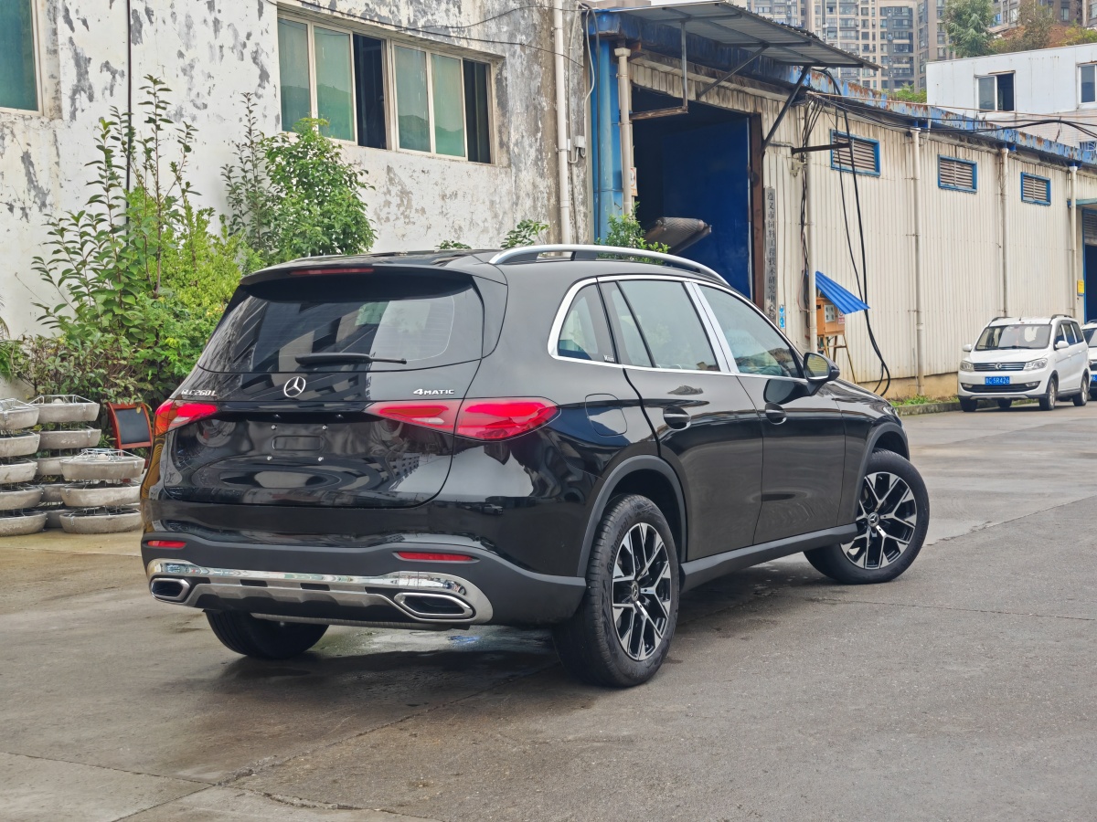 奔馳 奔馳GLC  2023款 改款 GLC 260 L 4MATIC 動感型 5座圖片